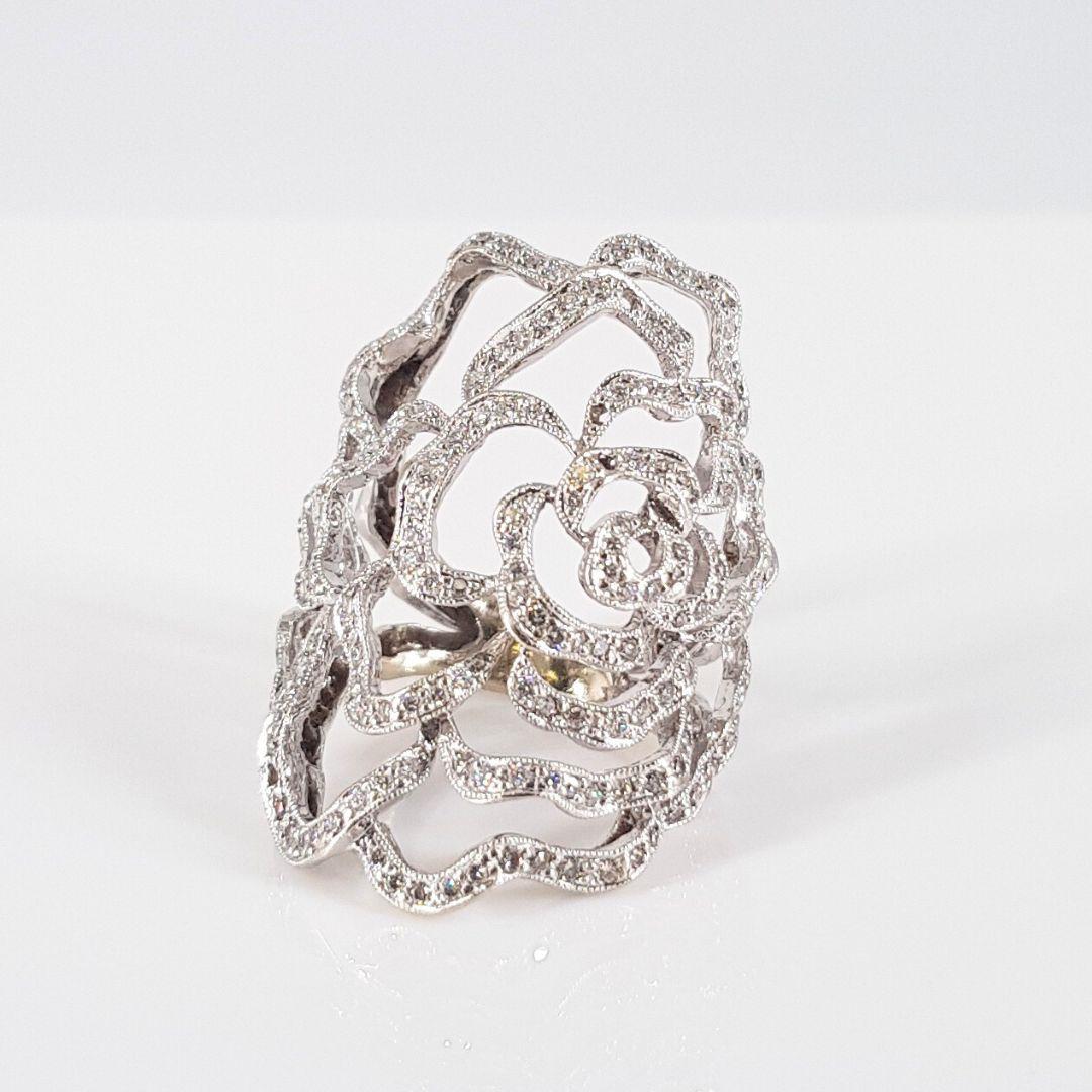 Women's or Men's 18ct White Gold Rose Bush Diamond Ring For Sale