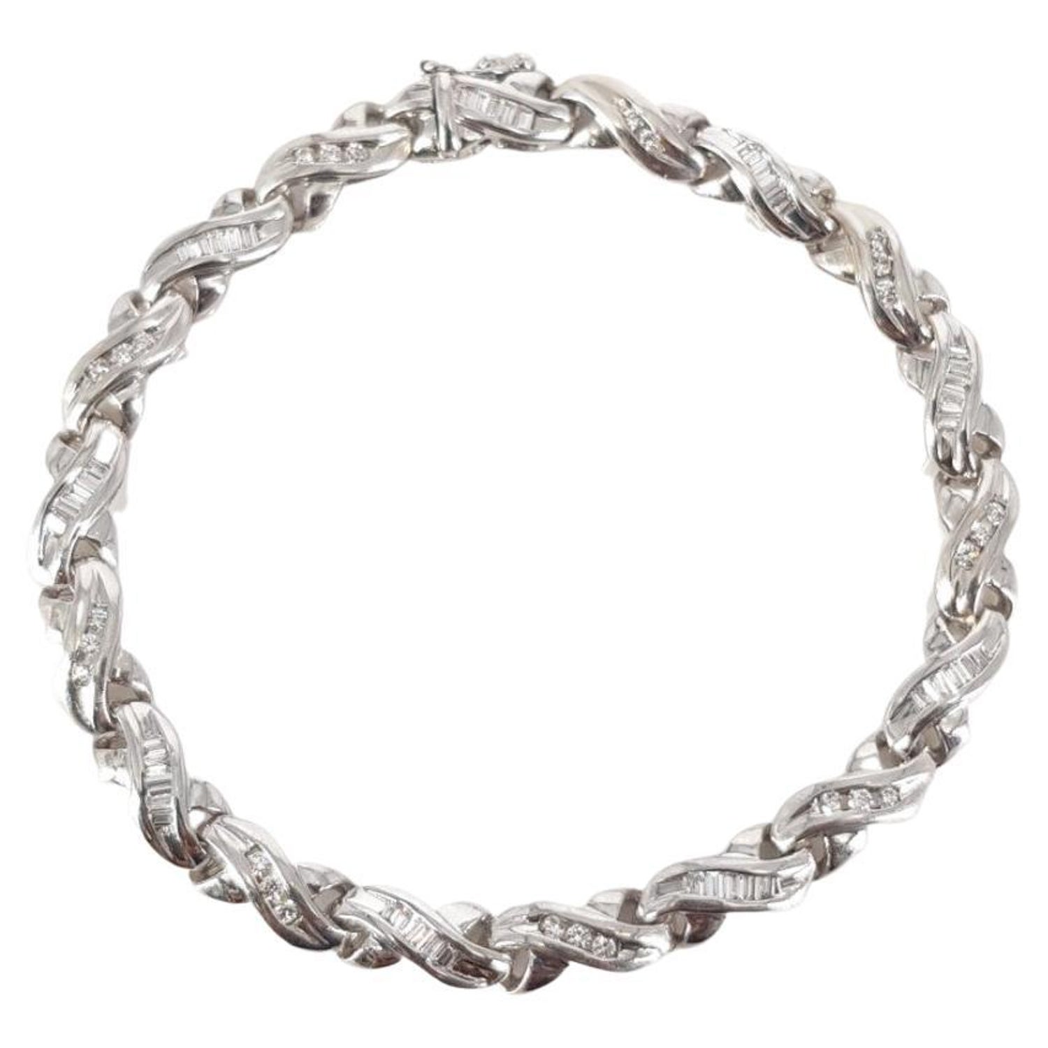 18ct White Gold Round Brilliant and Baguette Cut Diamond Bracelet For Sale  at 1stDibs