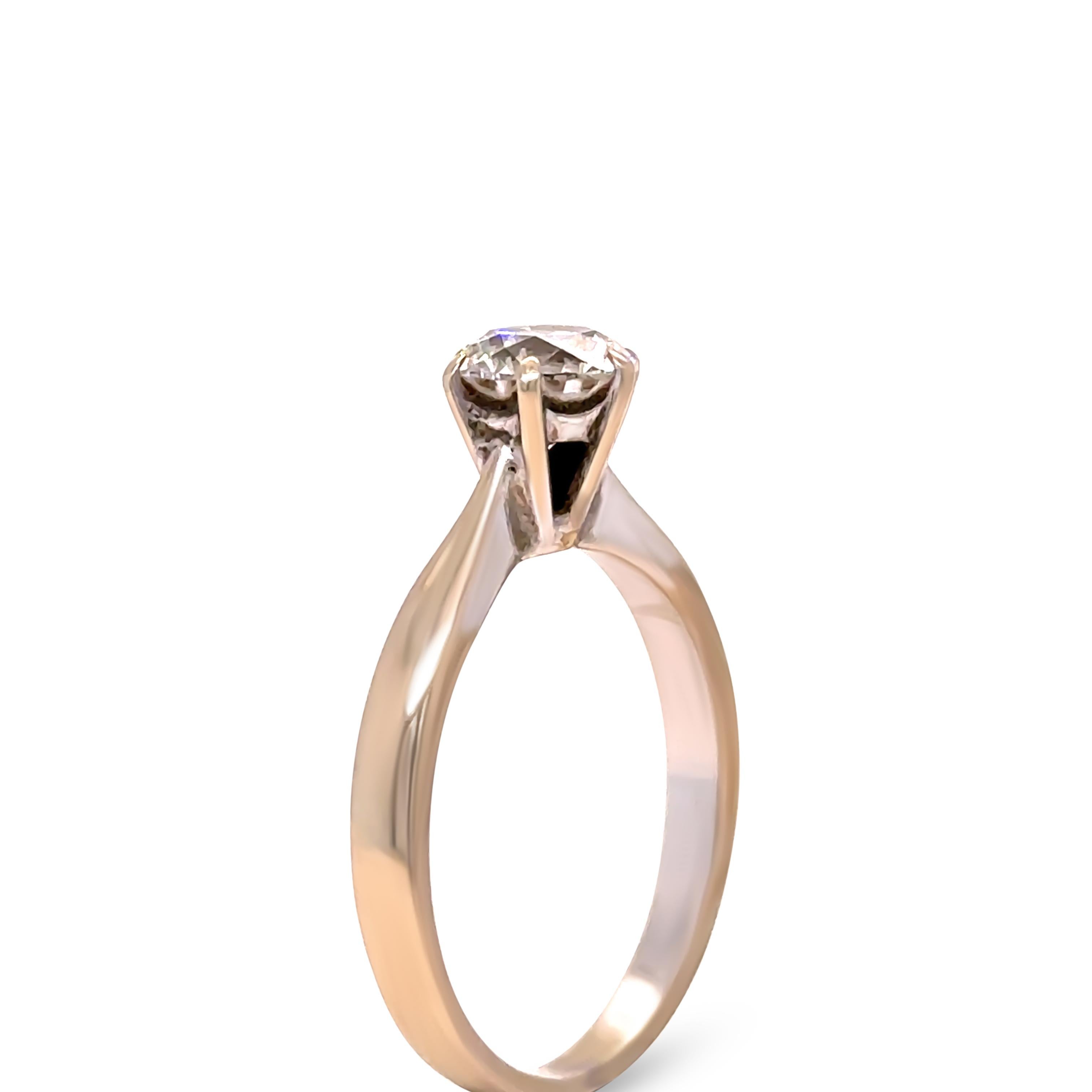 Bague de fiançailles solitaire en or blanc 18ct avec diamant rond taillé en brillant 1.00ct en vente 1