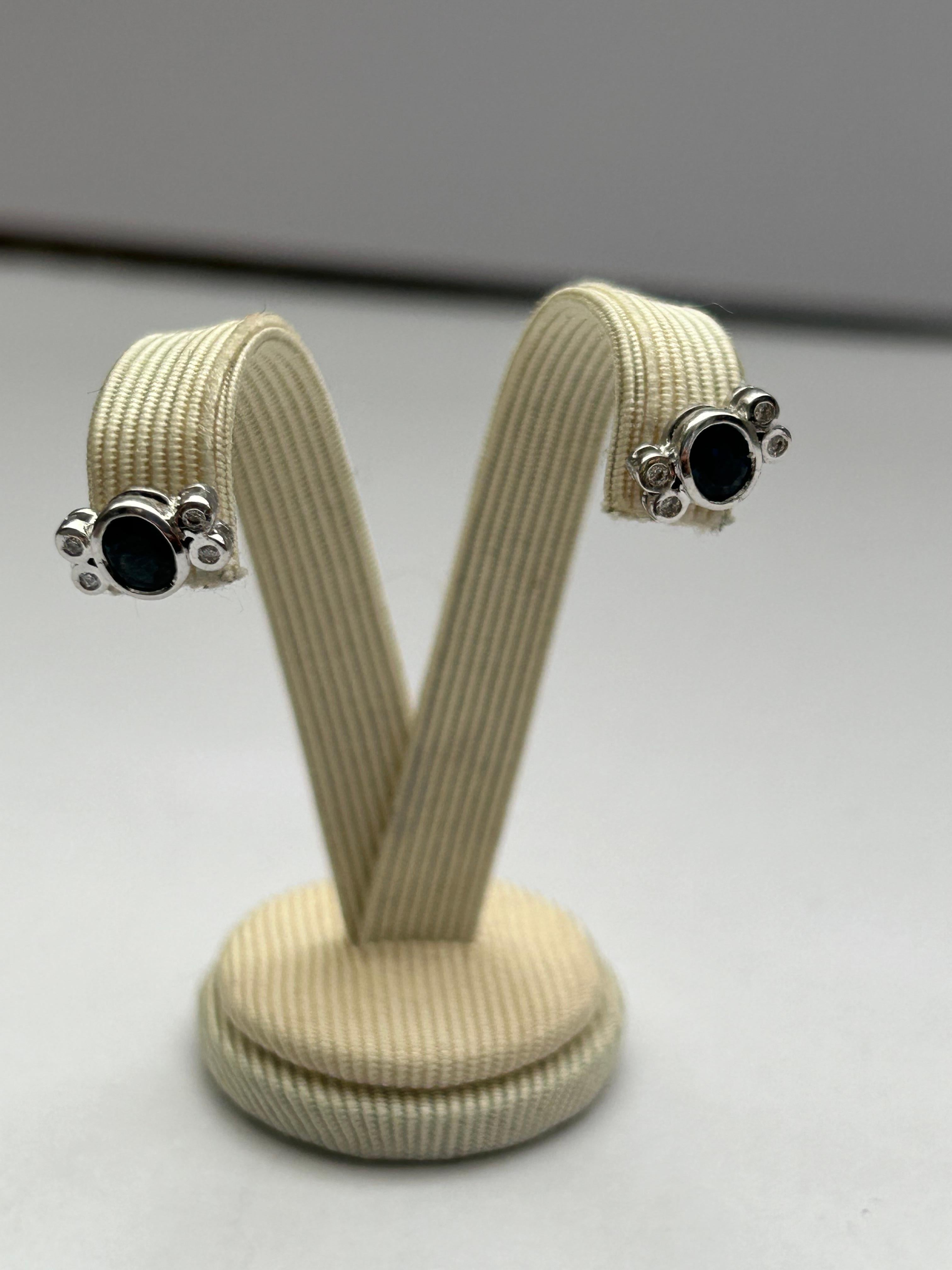 Women's or Men's 18ct `White Gold Sapphire& Diamond Ear Studs. For Sale