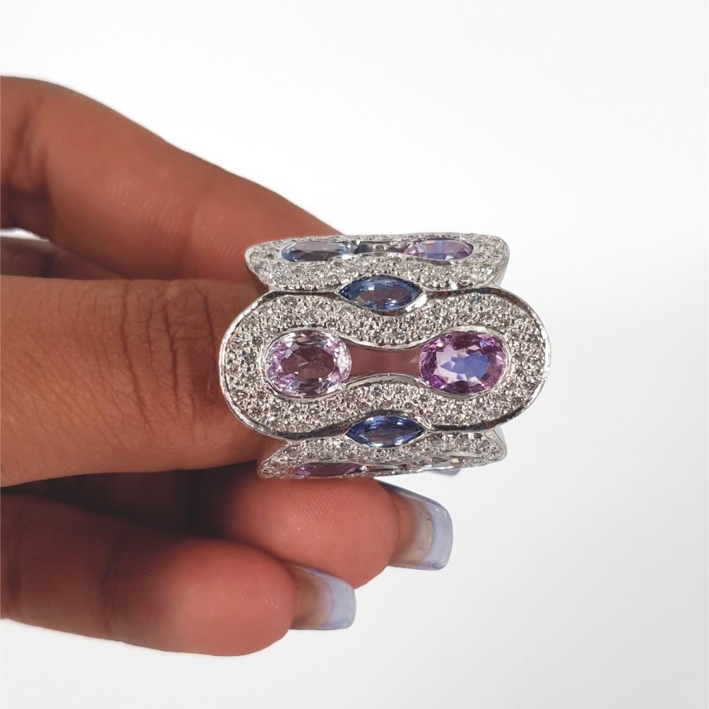 18ct White Gold Sapphire & Diamond Ring In Excellent Condition For Sale In Cape Town, ZA