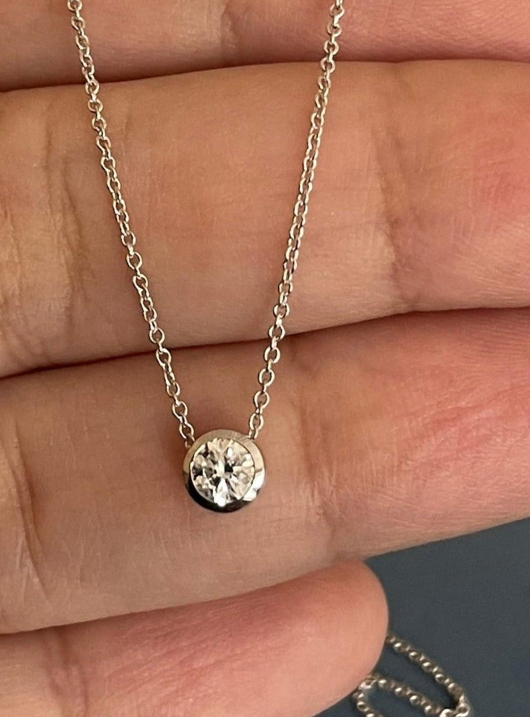 Women's or Men's 18ct White Gold Solitaire Diamond Necklace 0.25ct pendant VS Rubover Bezel 18” For Sale