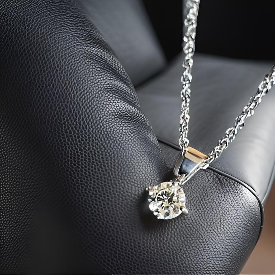 Women's or Men's 18ct White Gold Solitaire Diamond Necklace 0.50ct Pendant Hallmarked 1/2ct F/VS For Sale