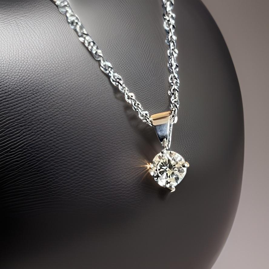 18ct White Gold Solitaire Diamond Necklace 0.50ct Pendant Hallmarked 1/2ct F/VS For Sale 2