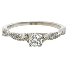 Bague de fiançailles solitaire en or blanc 18 carats avec diamant rond 0,23 carat et 0,18 carat