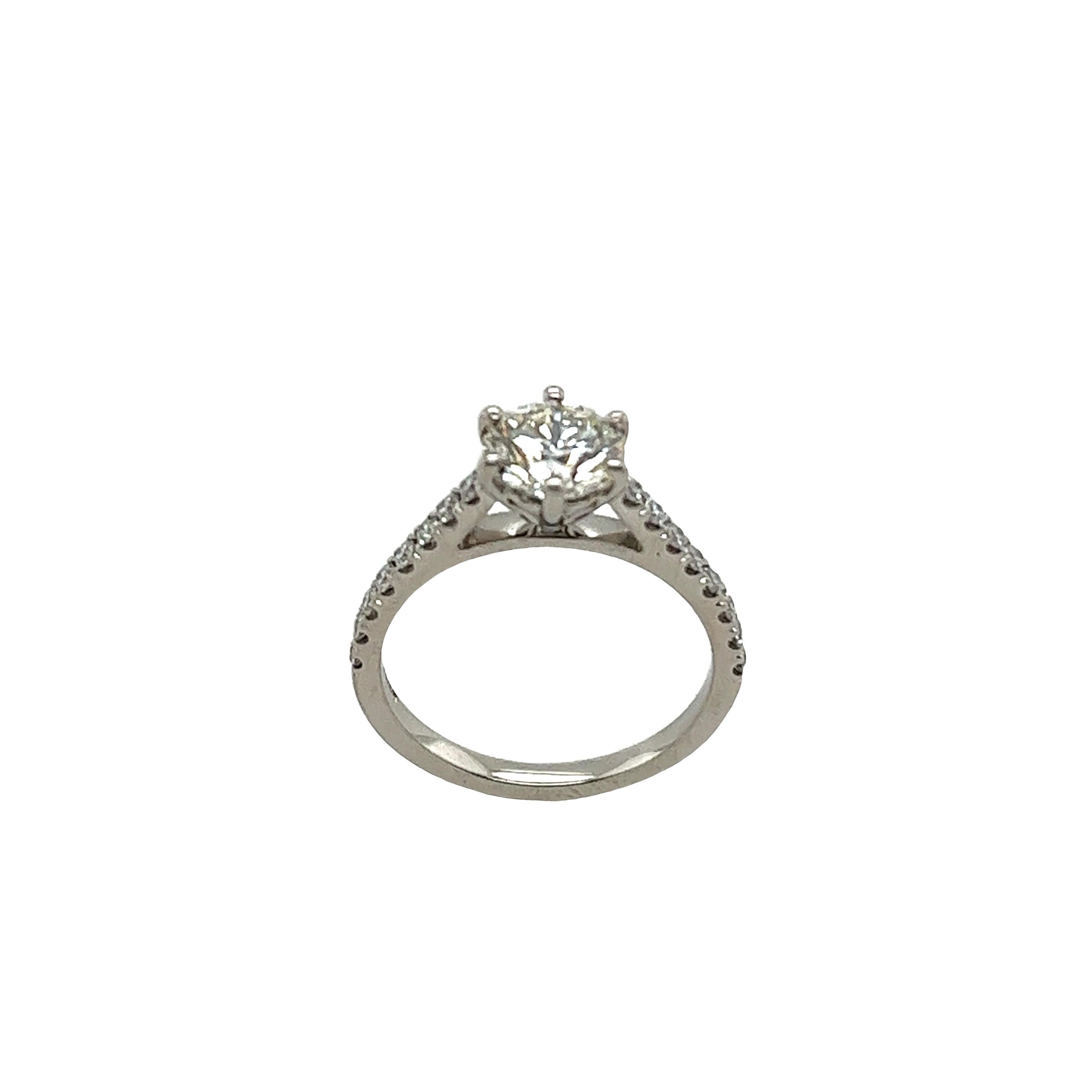 Round Cut 18ct White Gold Solitaire Round Diamond Engagement Ring 0.90ct J/VS1 For Sale