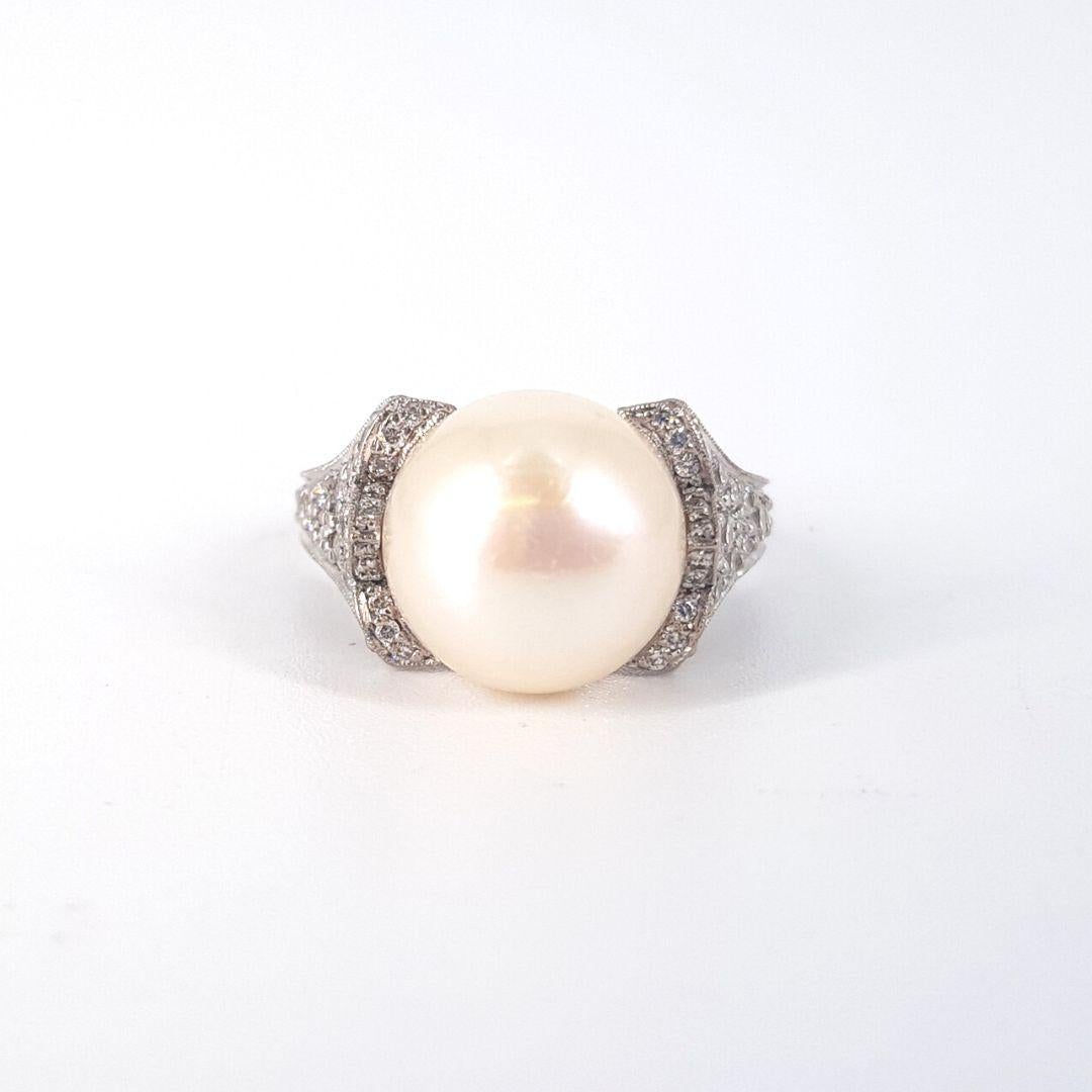 Taille ronde Perle de mer en or blanc 18 carats et diamants en vente