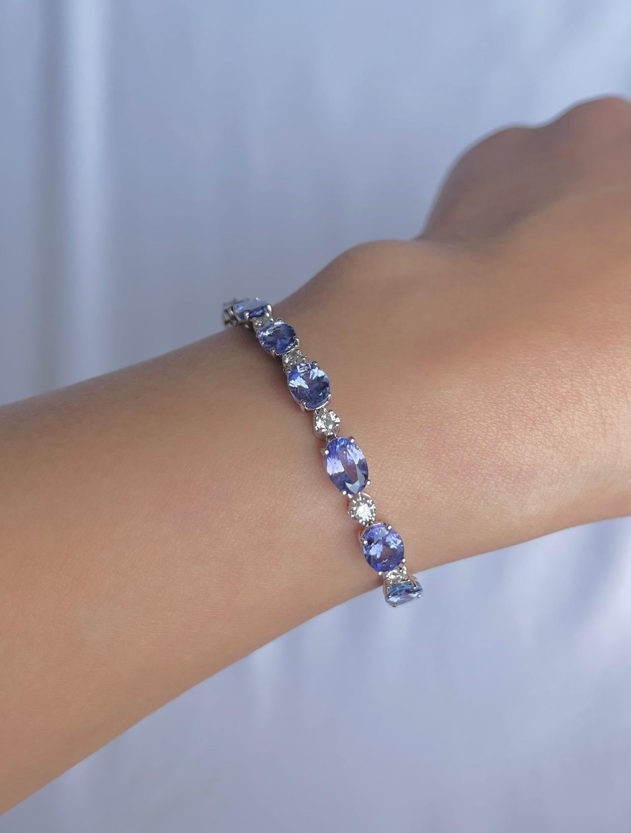 Oval Cut 18CT White Gold Tanzanite and Diamond Bracelet For Sale