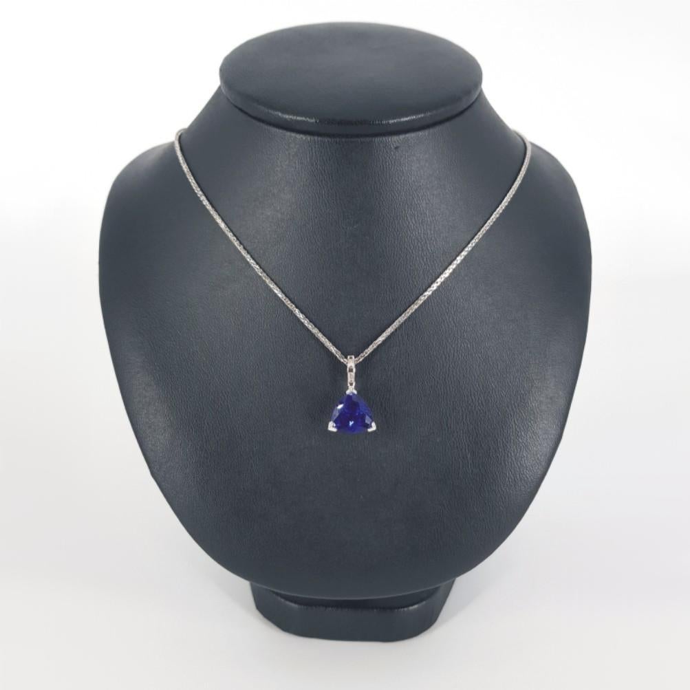 18ct White Gold Tanzanite & Diamond Pendant on Wheat Link Necklace For Sale 6