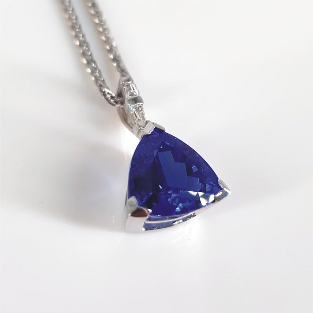 18ct White Gold Tanzanite & Diamond Pendant on Wheat Link Necklace For Sale 2