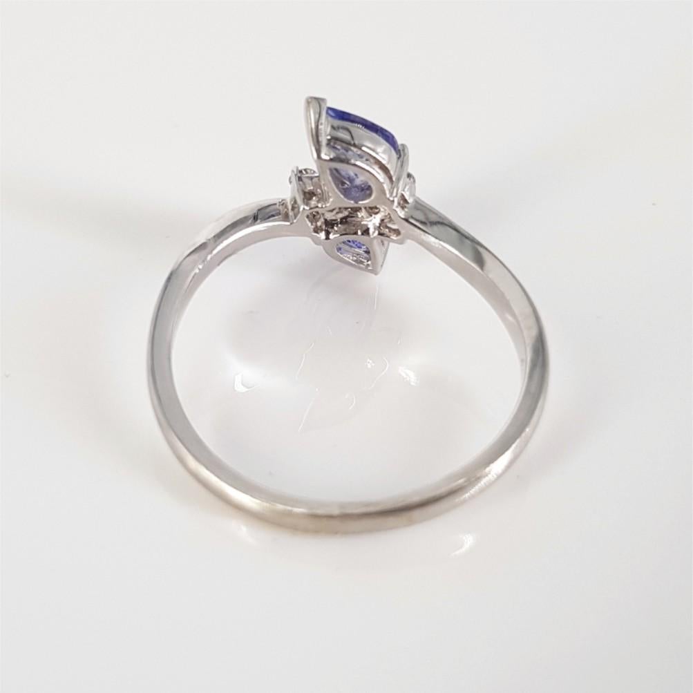 18ct White Gold Tanzanite & Diamond Ring For Sale 4