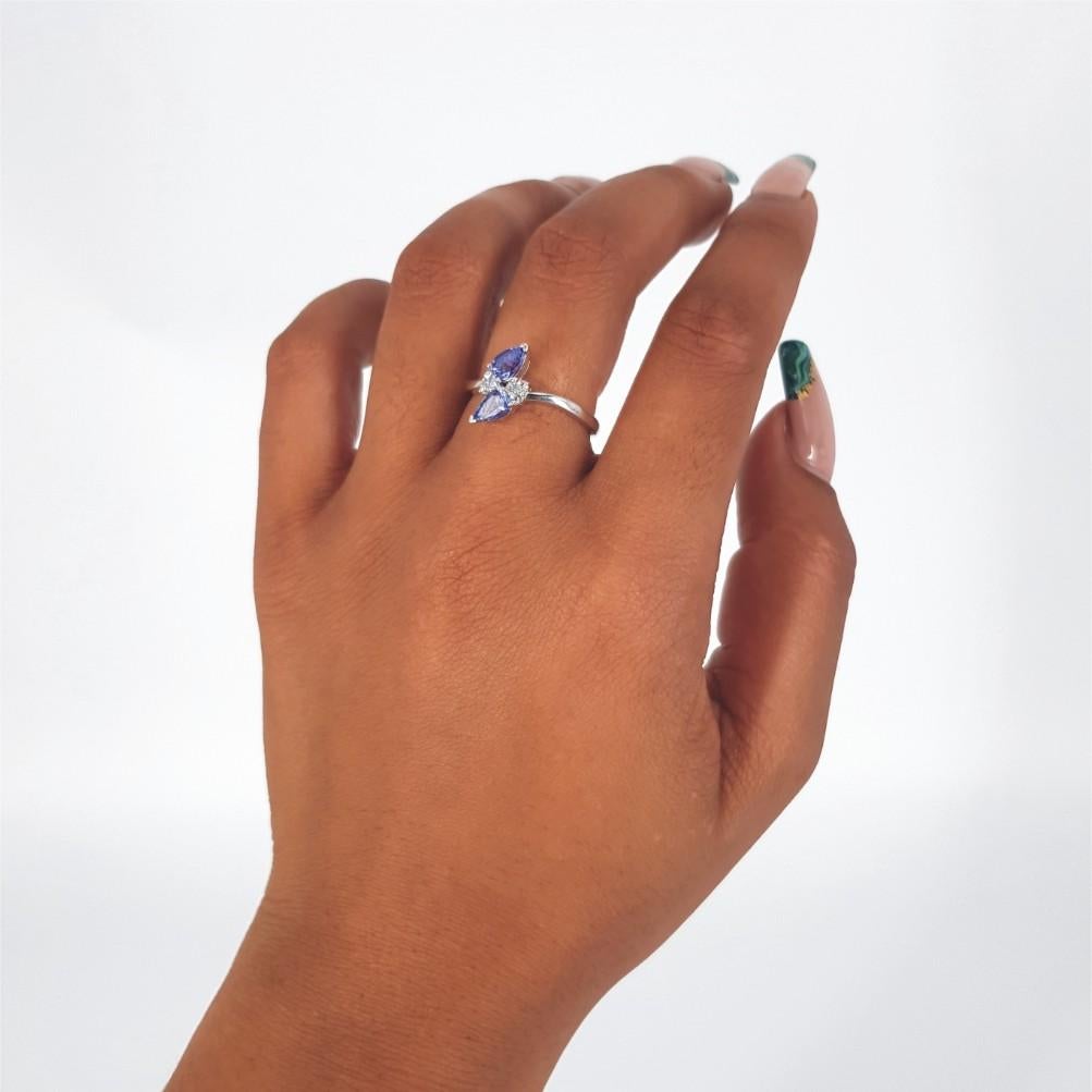 18ct White Gold Tanzanite & Diamond Ring For Sale 8
