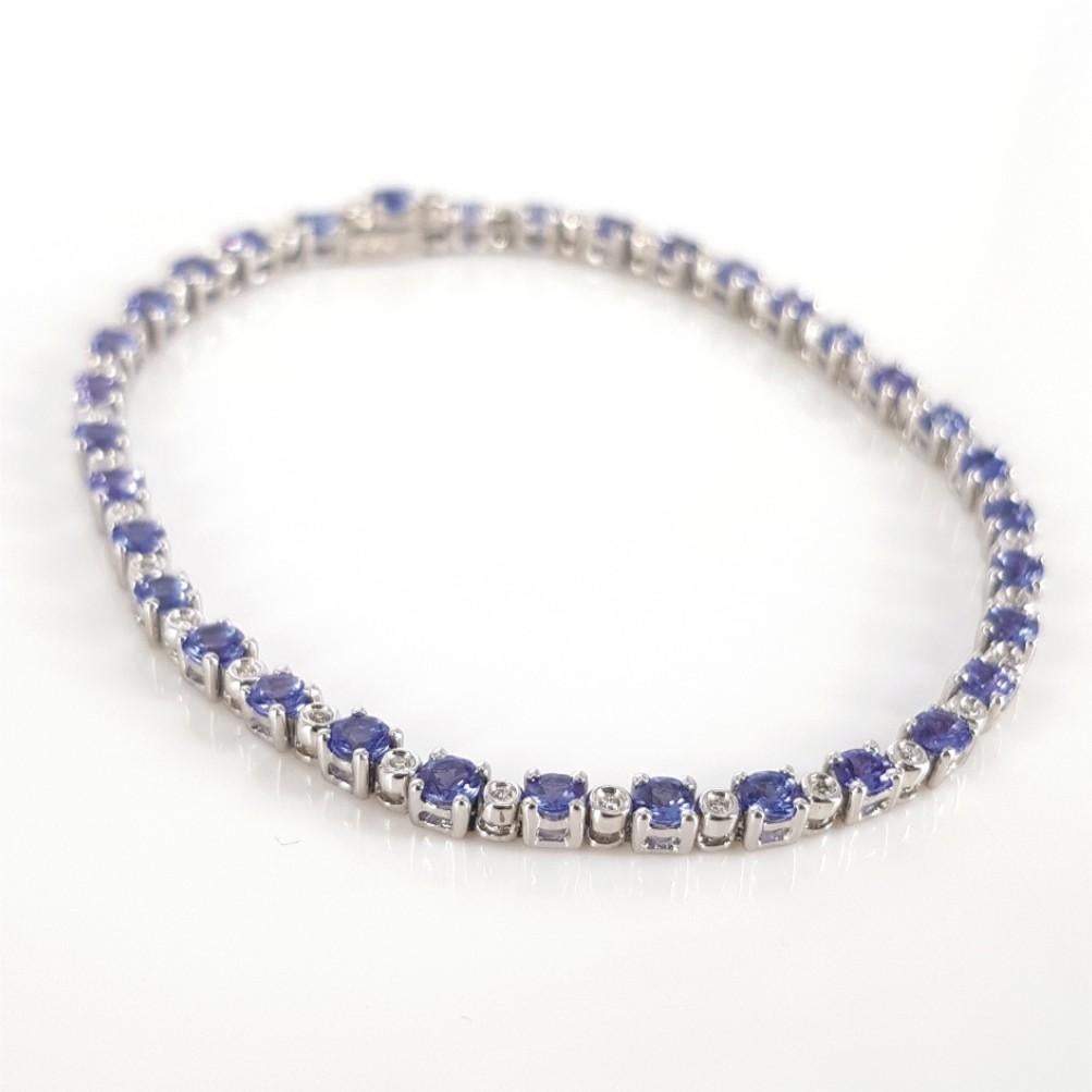 Bracelet tennis en or blanc 18 carats, tanzanite et diamants Pour femmes en vente