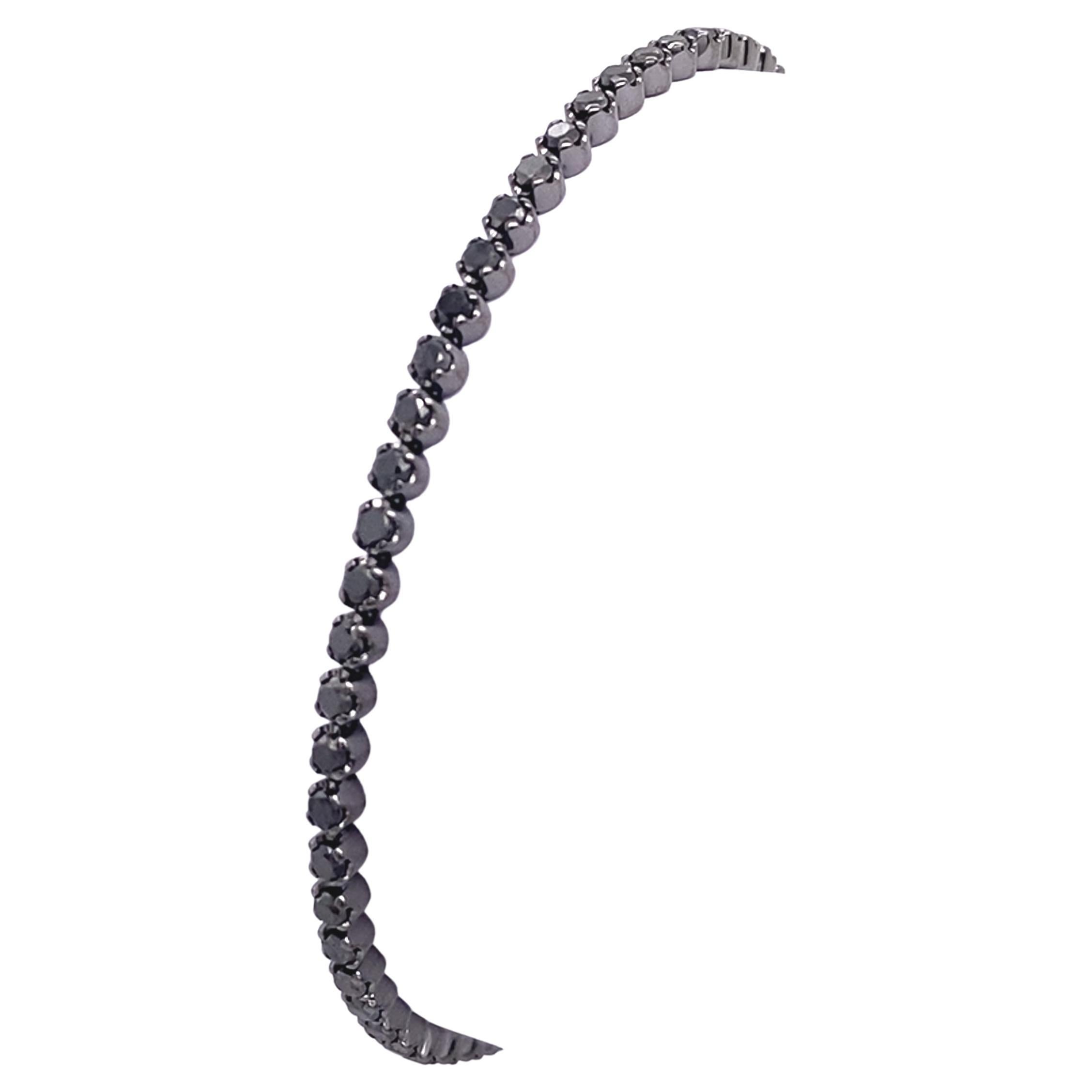 Bracelet tennis en or blanc 18 carats serti de 2,58 carats de diamants noirs ronds en vente