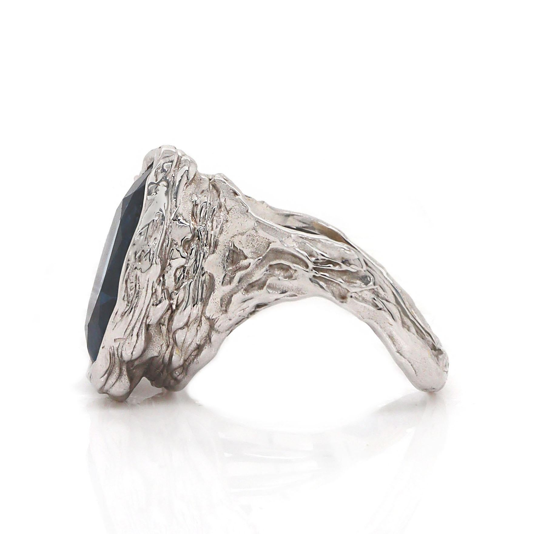 Artista Anello in oro bianco 18CT con topazio e diamanti vintage in vendita