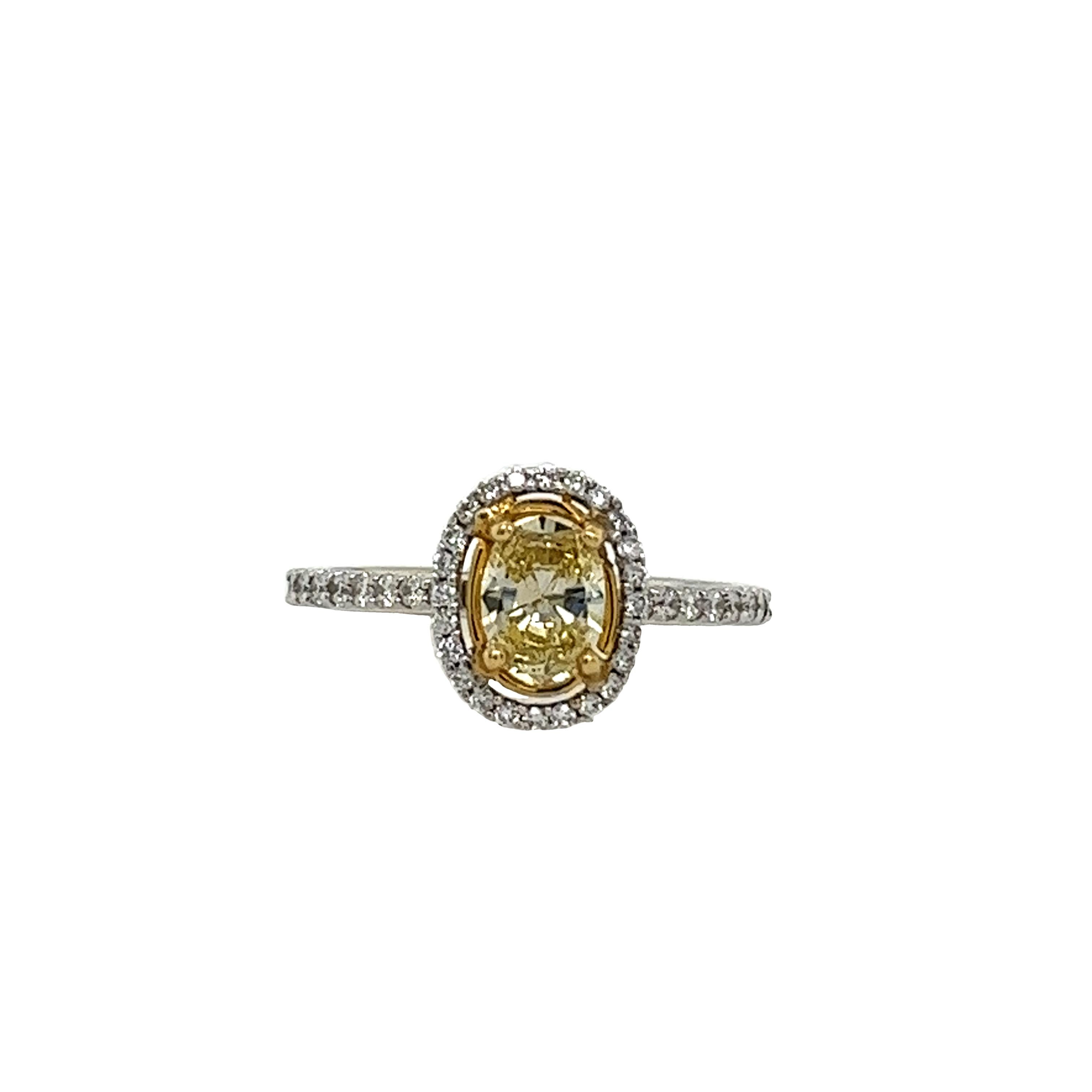 18ct White & Yellow Gold Ring Set With 0.63ct Fancy Yellow SI1 Oval Diamond For Sale 6