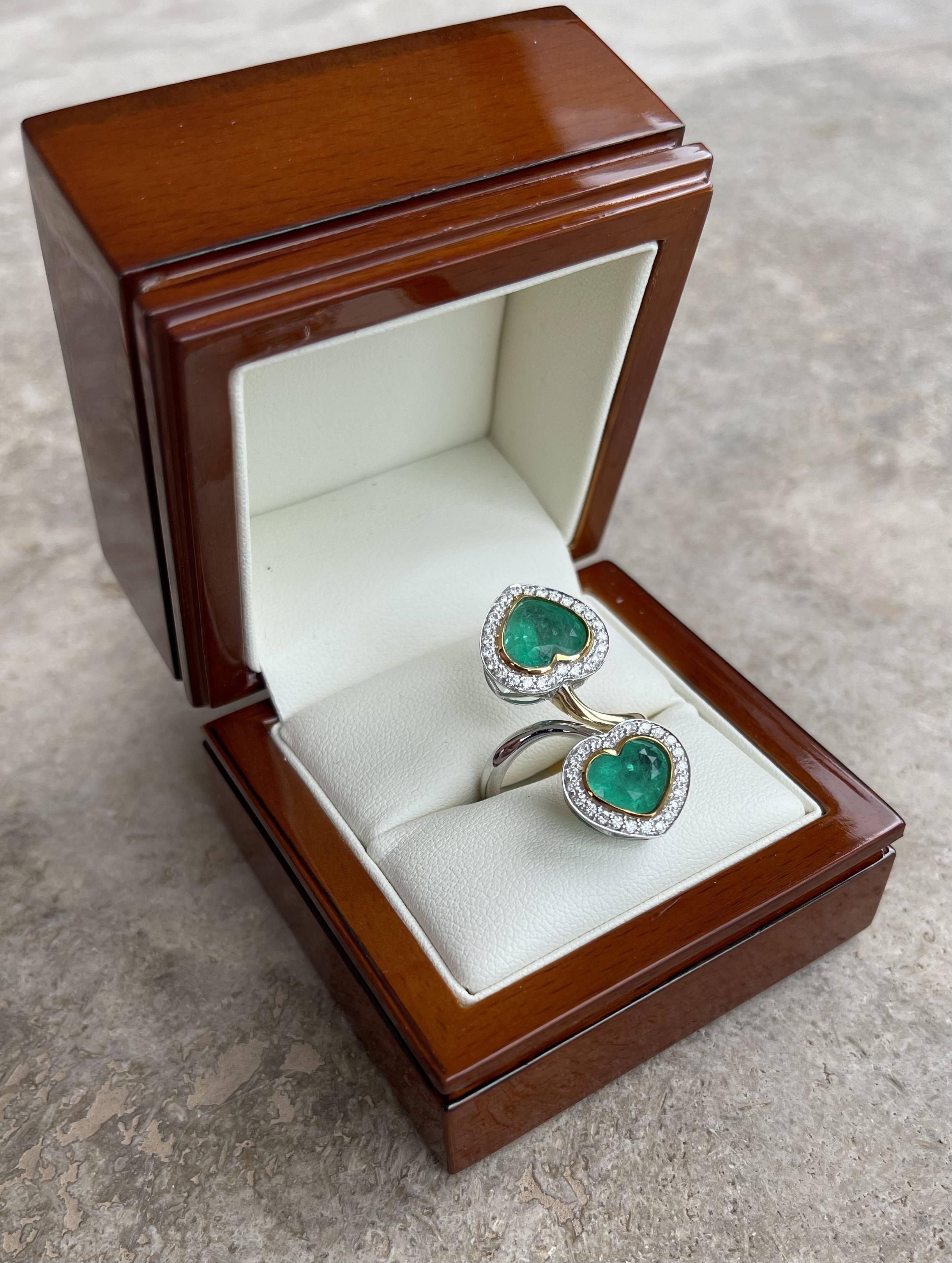 18 Karat Gelb- und Weißgold Ring mit Smaragd und Diamant im Angebot 9
