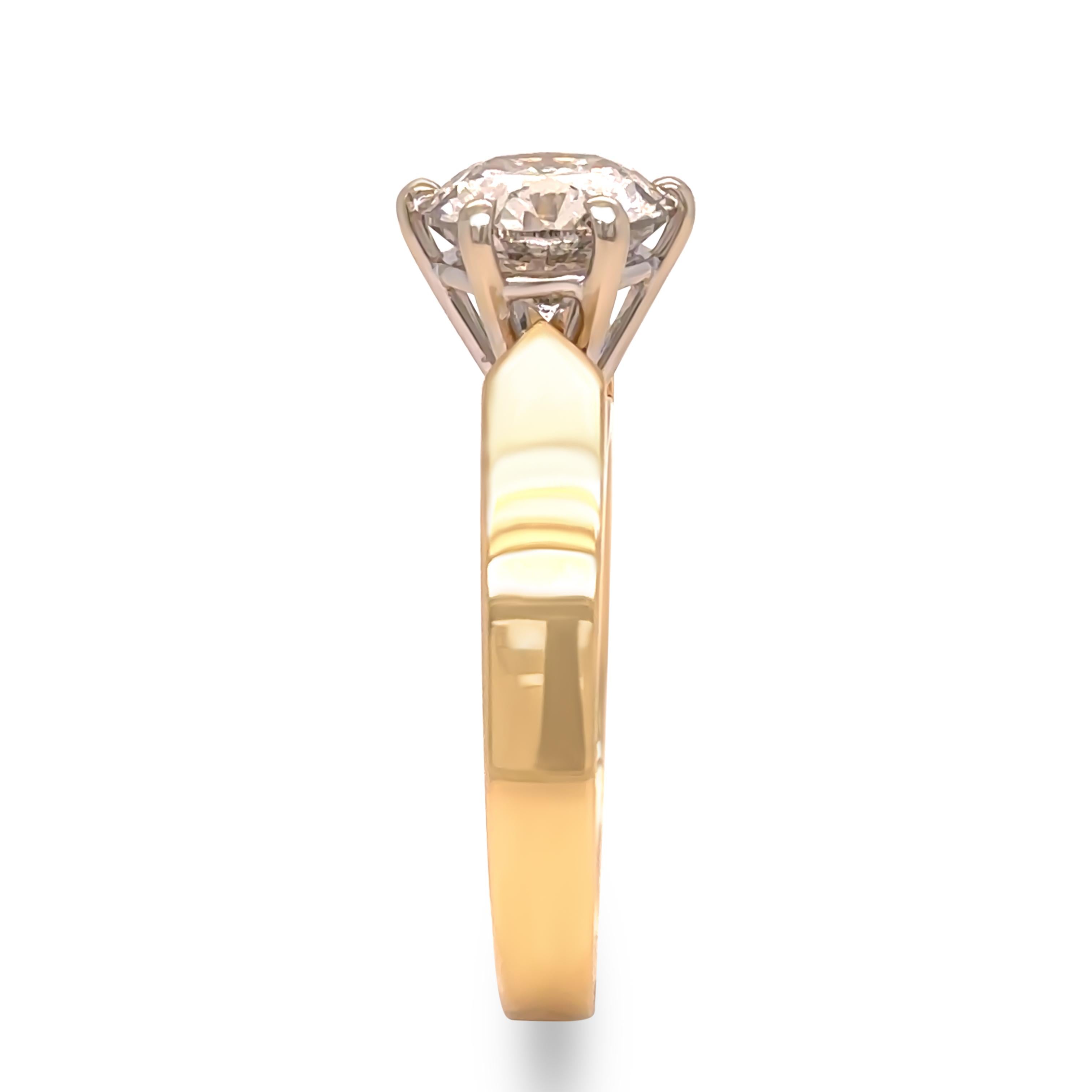 Bague solitaire en or jaune et blanc 18ct avec diamant 2.04ct 5.95g Pour femmes en vente