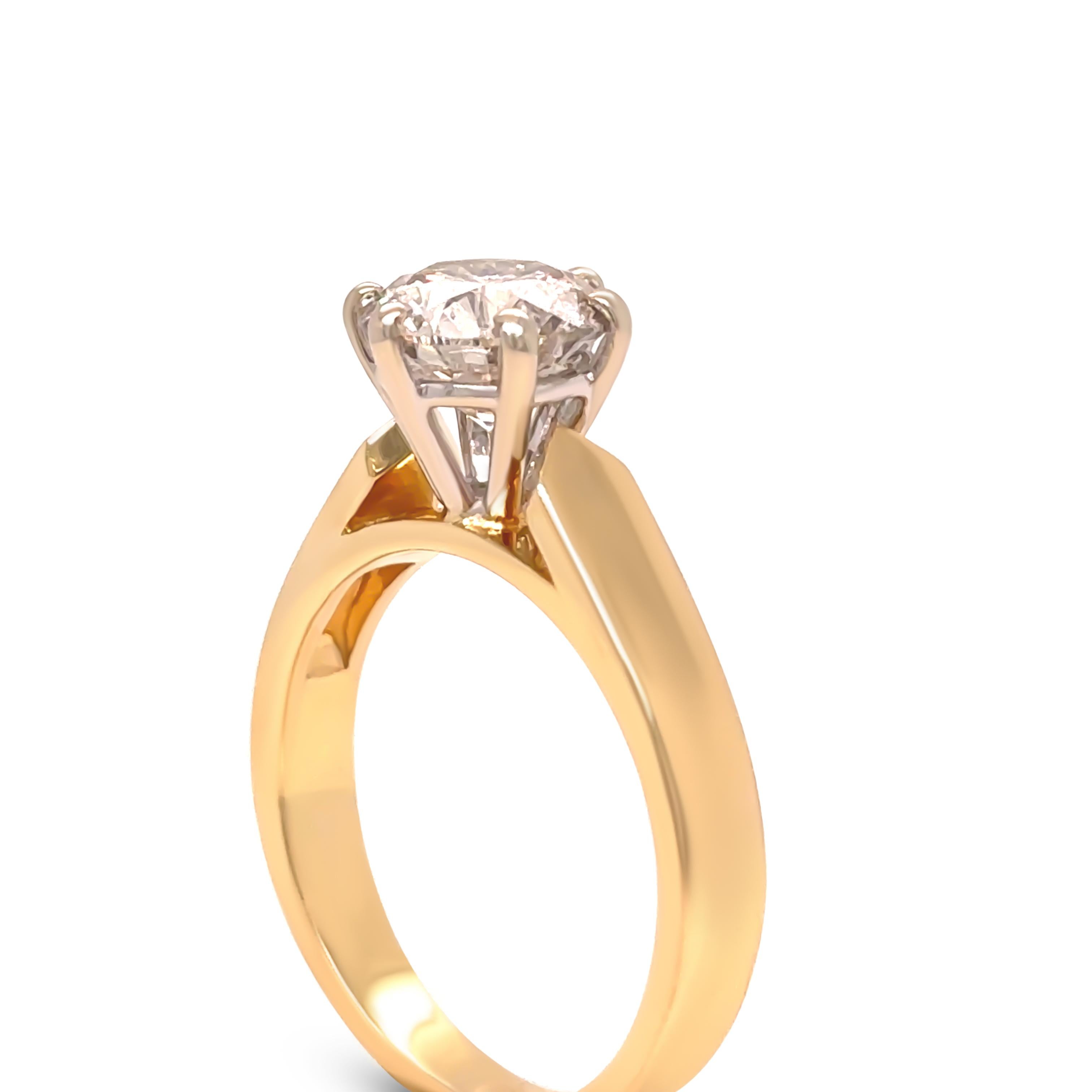 Bague solitaire en or jaune et blanc 18ct avec diamant 2.04ct 5.95g en vente 1