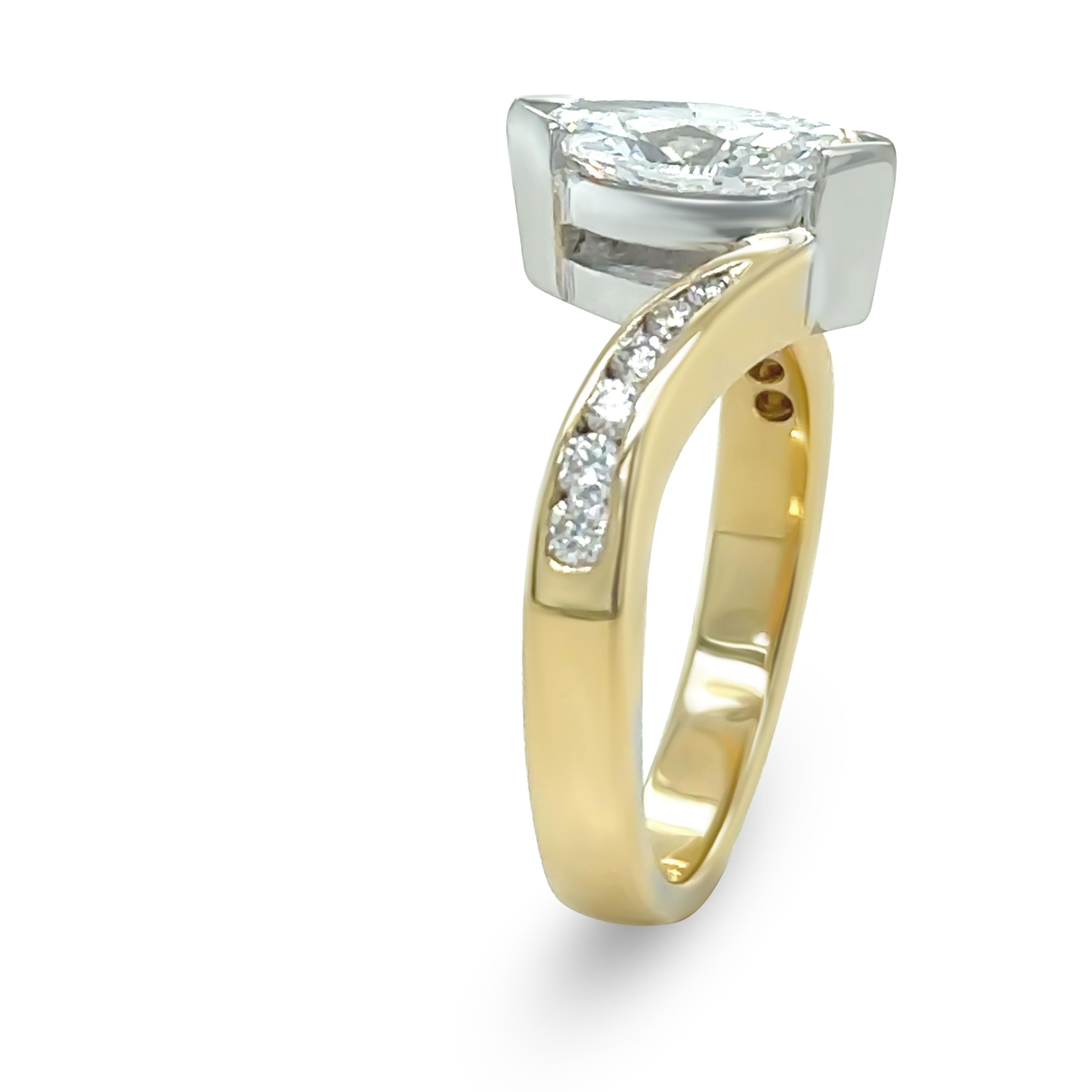 18ct Yellow and White Gold Marquise Diamond Engagement Ring 1.21ct 5.09g For Sale 3