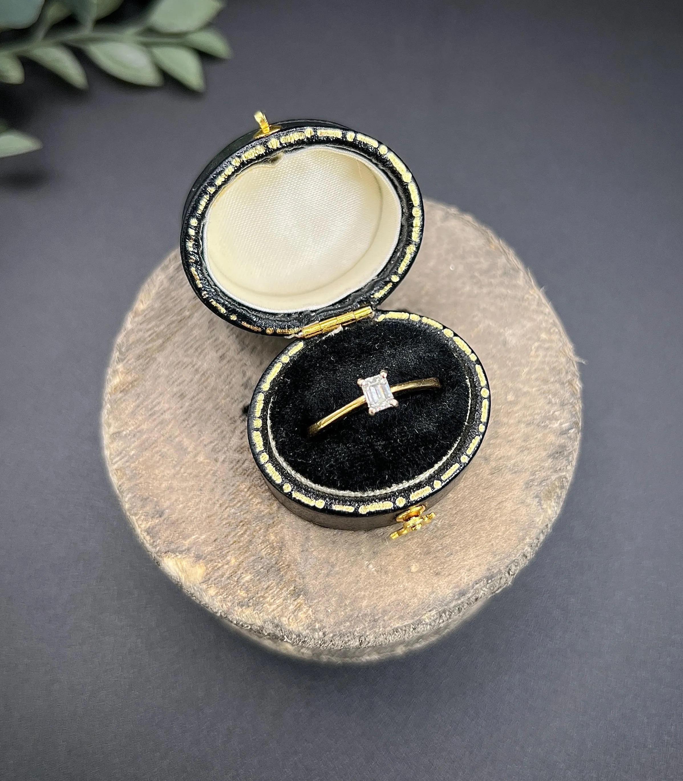 Anello di fidanzamento Single Stone in oro giallo 18 ct, 0,25 carati con diamante taglio principessa in vendita 3