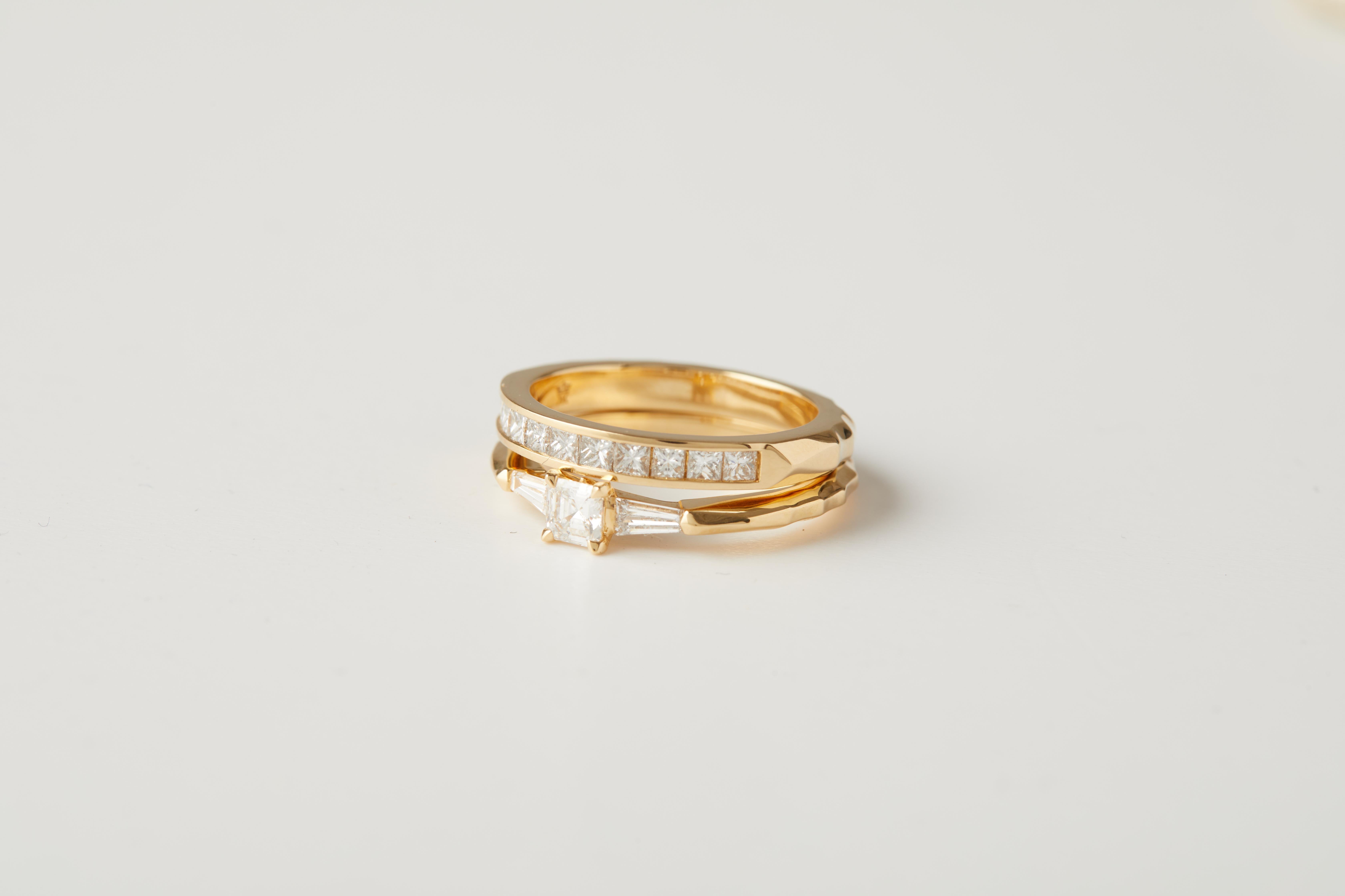 Contemporary 18ct Yellow Gold & 0.2ct Princess Diamond Ring For Sale