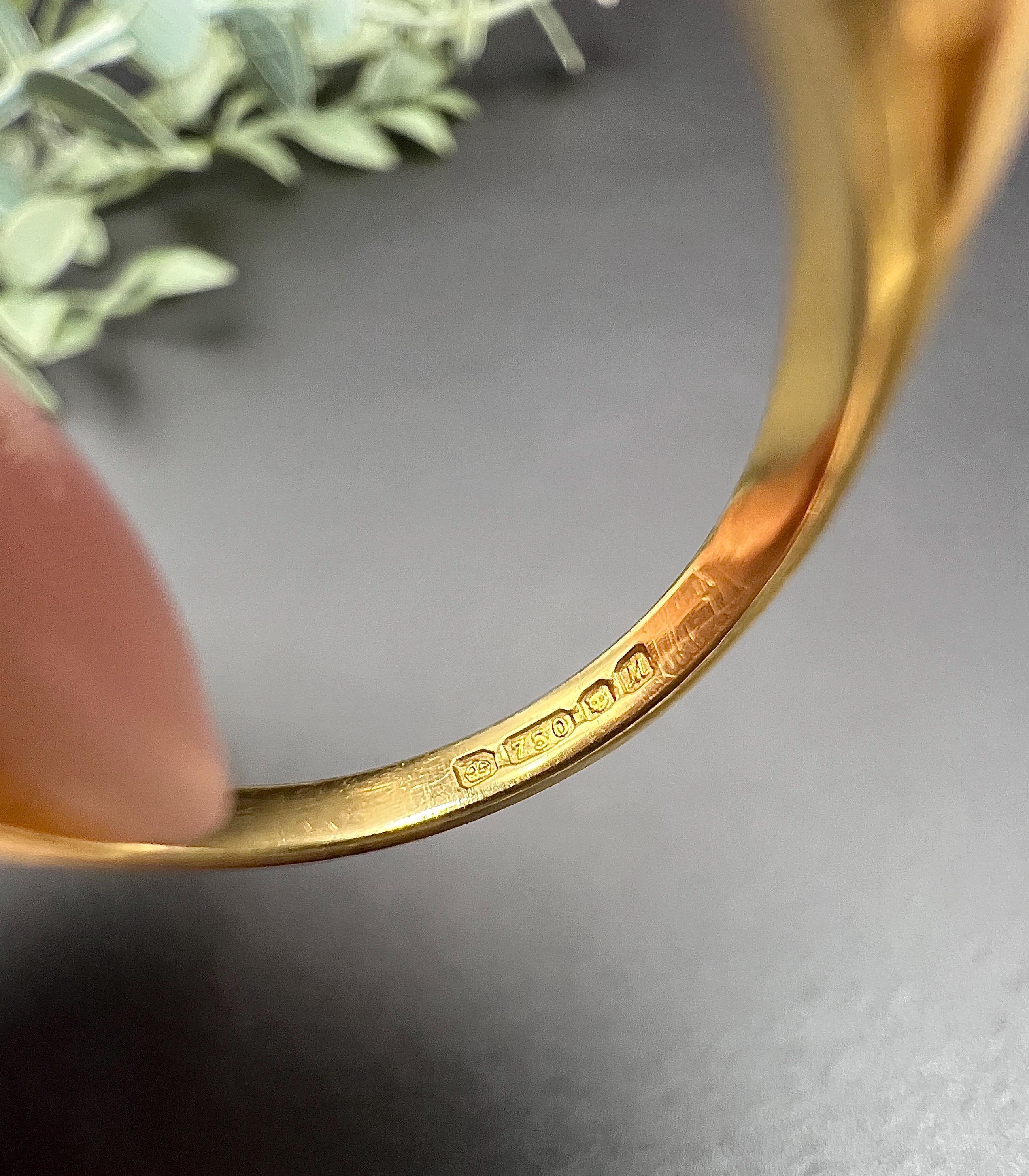 Anello in oro giallo 18 carati con diamante Single Stone da 0,30 carati, con marchio di garanzia Londra 1986 in vendita 6