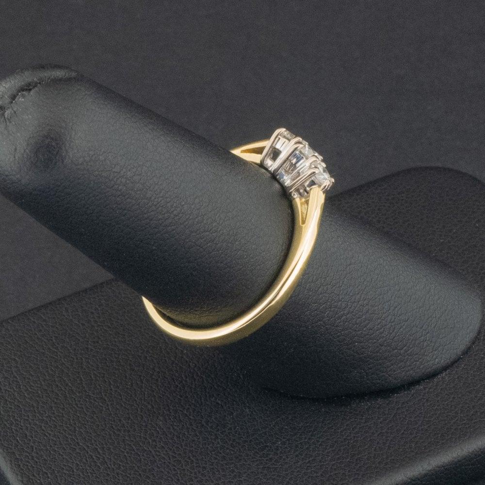 18 Karat Gelbgold 0,35 Karat Diamant Trilogy-Ring Größe O 3,6g im Zustand „Gut“ im Angebot in Southampton, GB