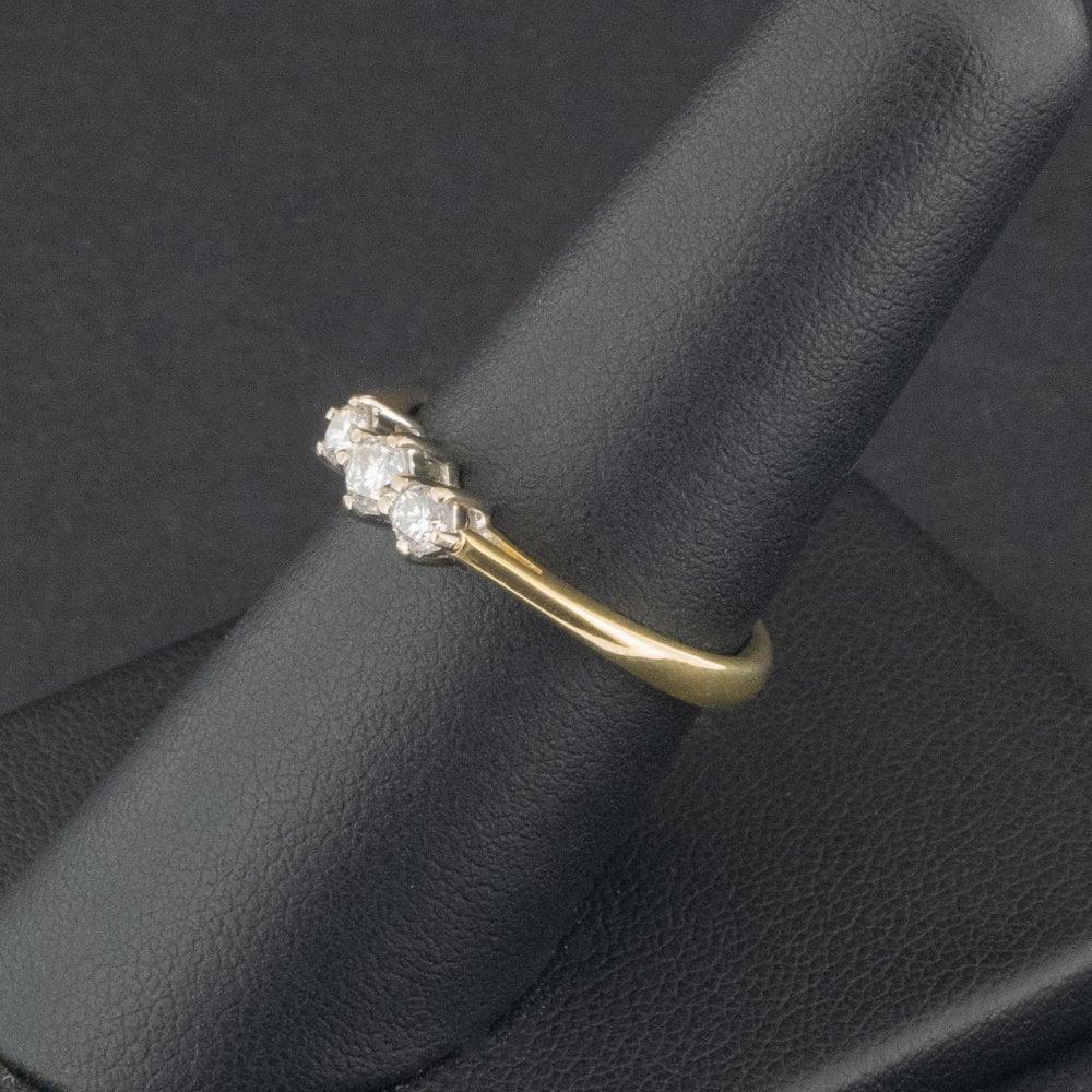 18 Karat Gelbgold 0,35 Karat Diamant Trilogy-Ring Größe O 3,6g Damen im Angebot