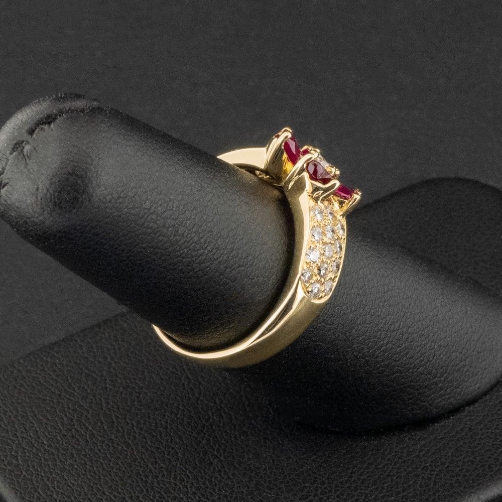 Women's 18ct Yellow Gold 1.17ct Ruby & Diamond Flower Ring For Sale