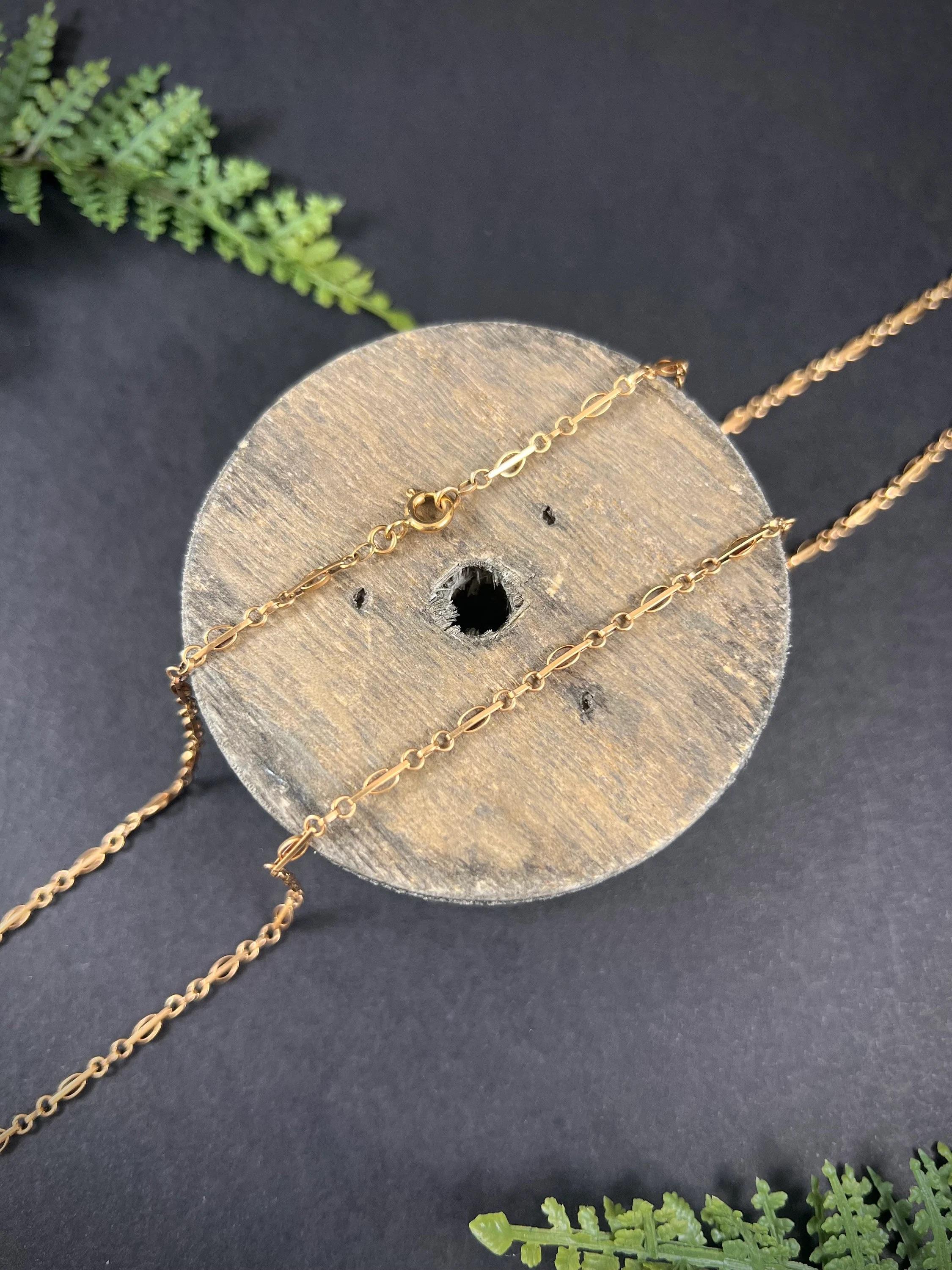 Collier en or jaune 18ct à maillons fantaisie des années 1920 avec fermoir à anneau à boulons en vente 1
