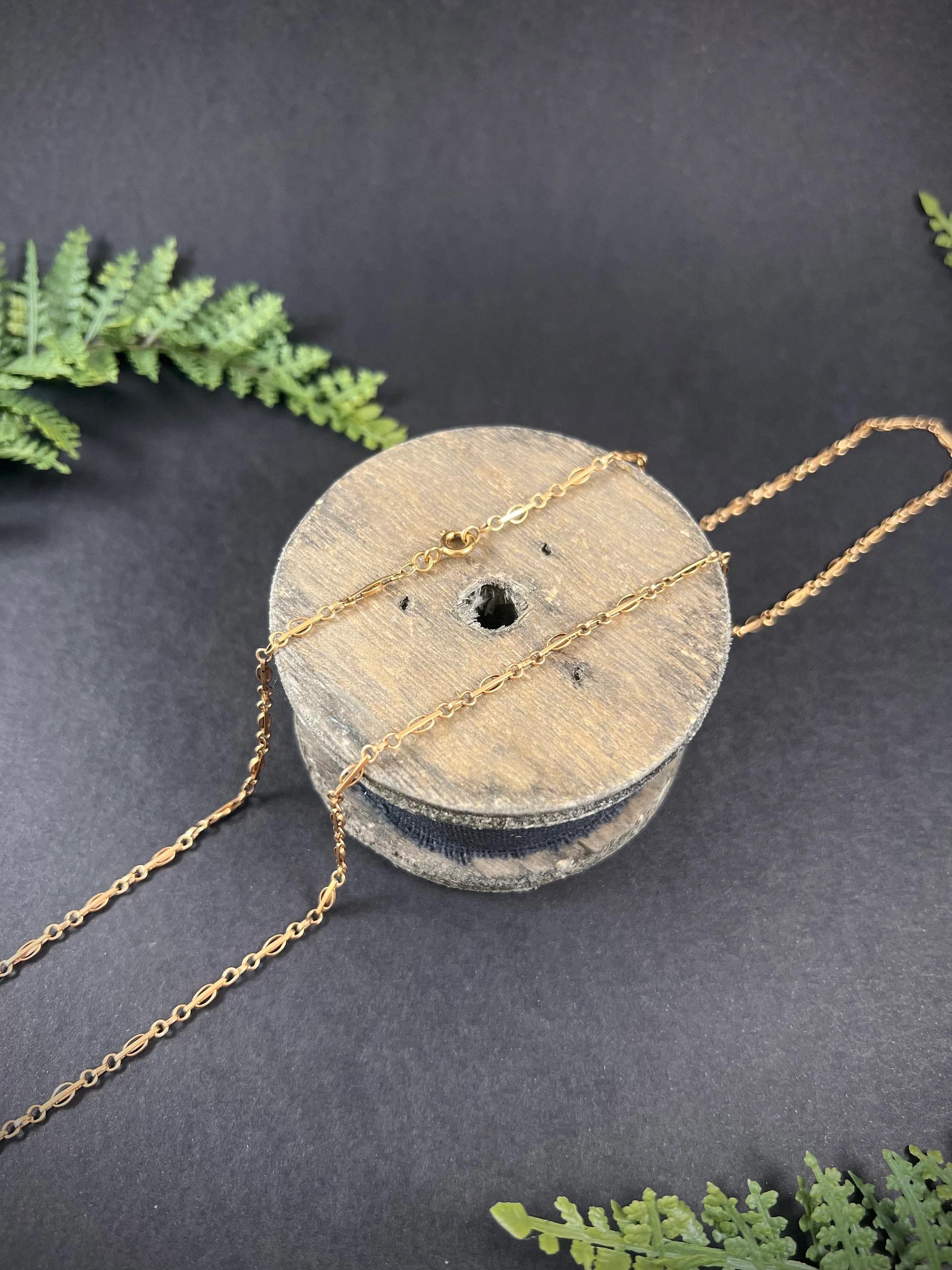 Collier en or jaune 18ct à maillons fantaisie des années 1920 avec fermoir à anneau à boulons en vente 3