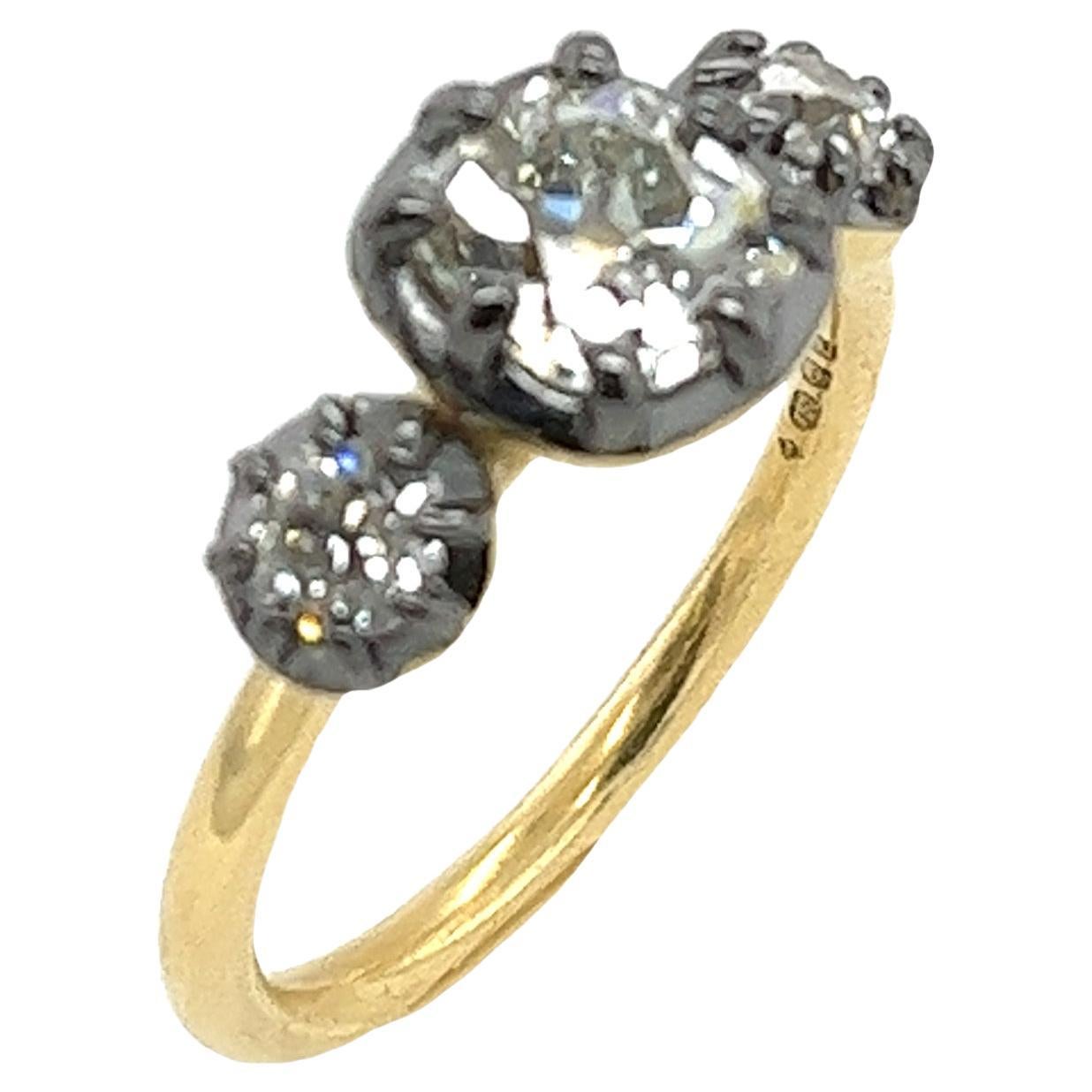 18ct Yellow Gold 3 Stone Diamond Ring, Set With 1.19ct Cushion Diamond & 0.42ct For Sale