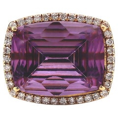 Anillo de Cóctel de Amatista y Diamante en Oro Amarillo de 18 Quilates