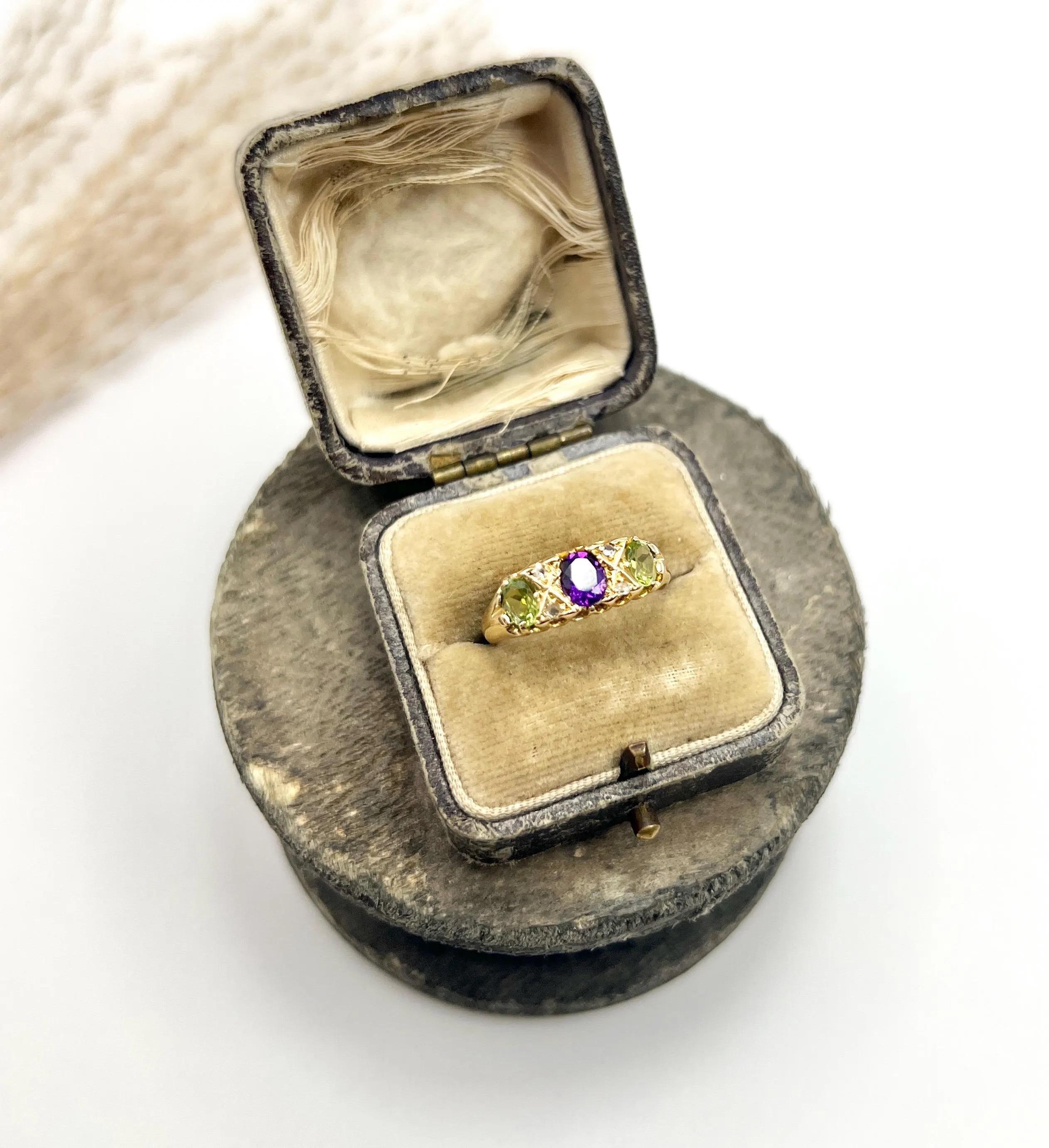 Bague Suffragette en or jaune 18 carats avec améthyste, diamant et péridot, poinçonnée en 1907 en vente 5