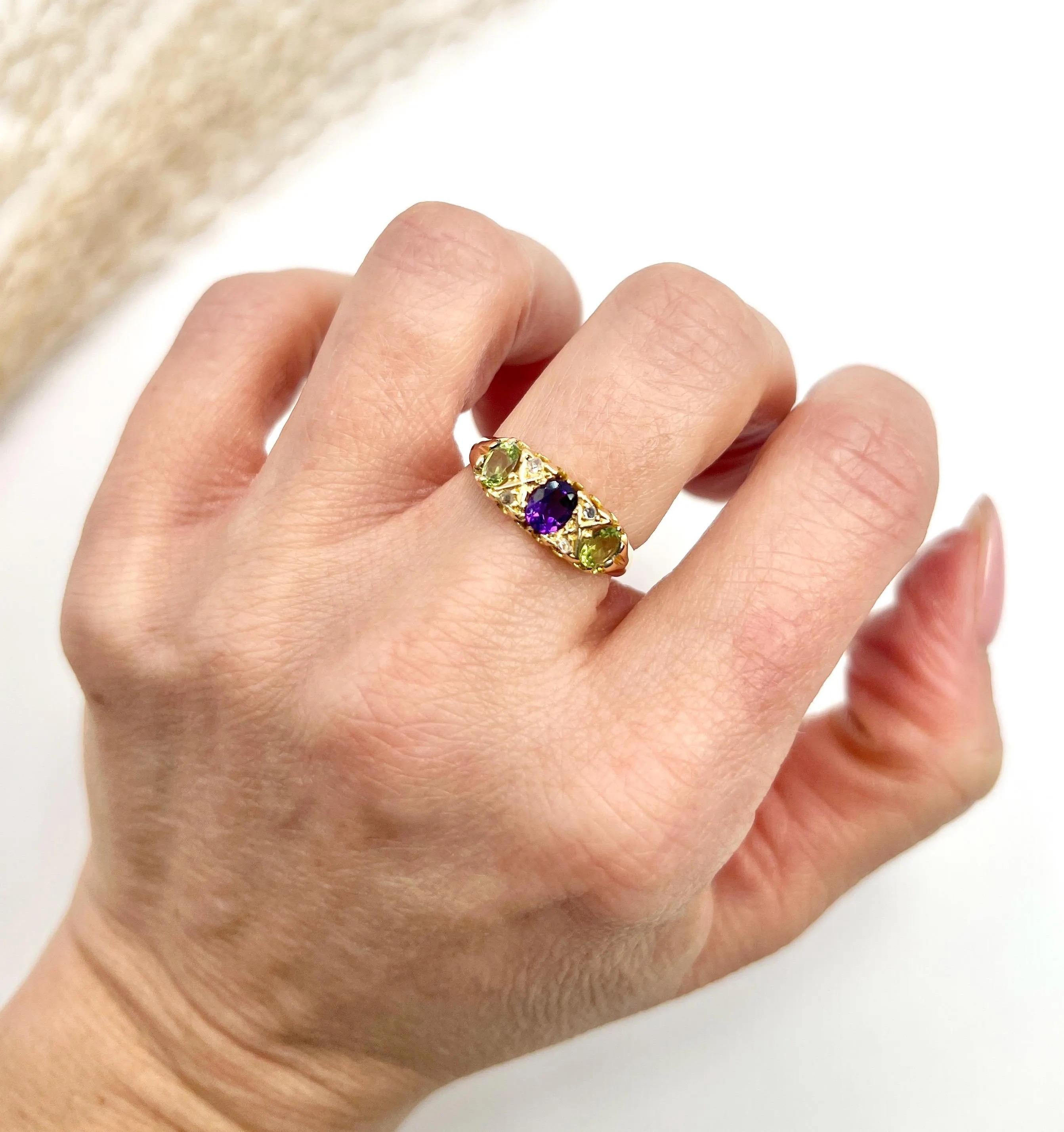 Édouardien Bague Suffragette en or jaune 18 carats avec améthyste, diamant et péridot, poinçonnée en 1907 en vente