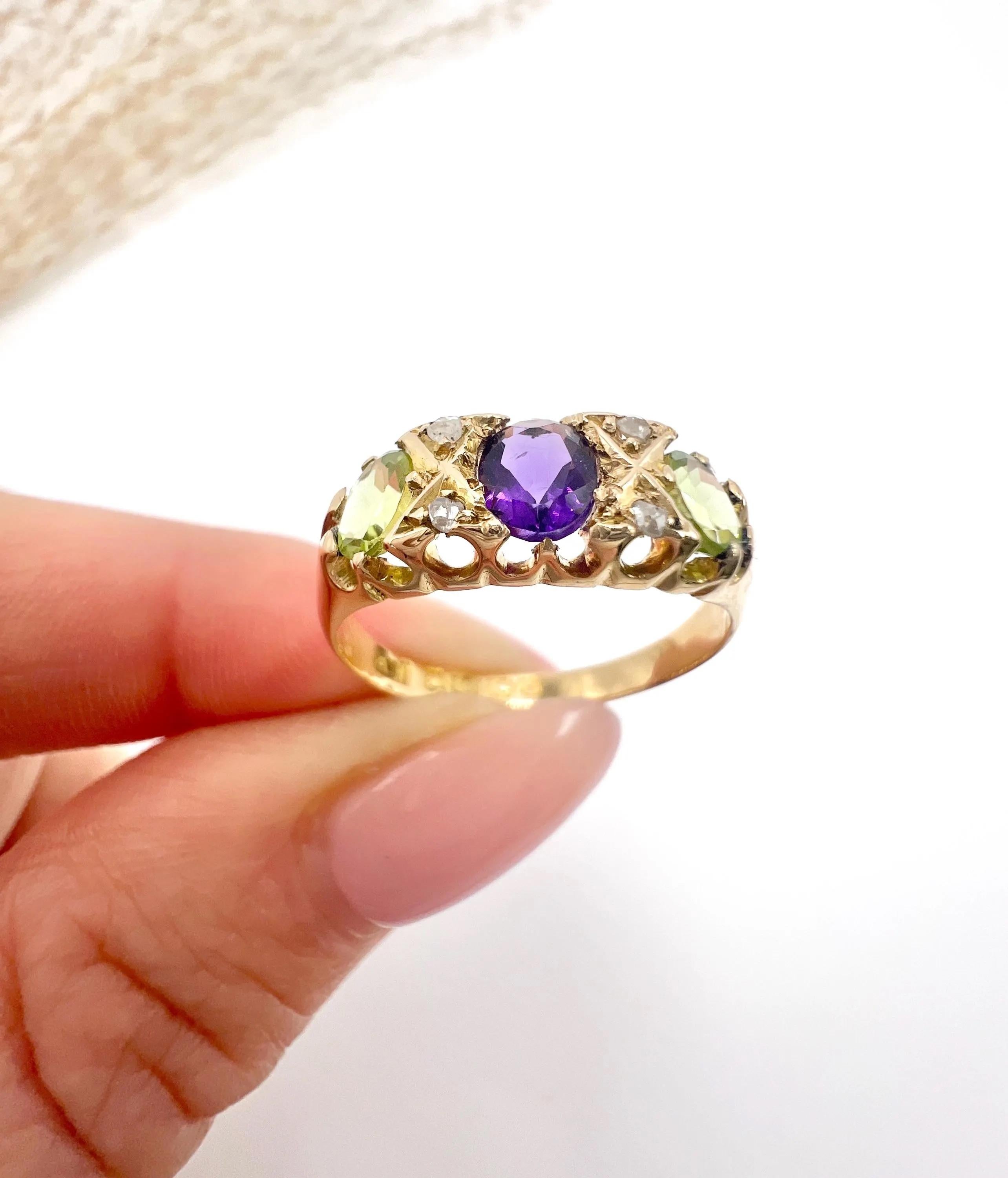 Bague Suffragette en or jaune 18 carats avec améthyste, diamant et péridot, poinçonnée en 1907 en vente 3