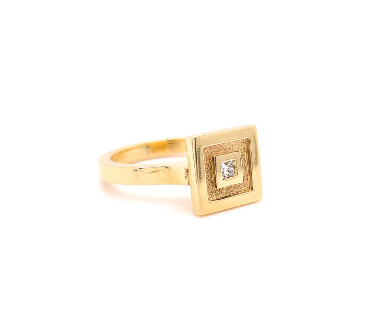 For Sale:  18ct Yellow Gold and Diamond Ring 