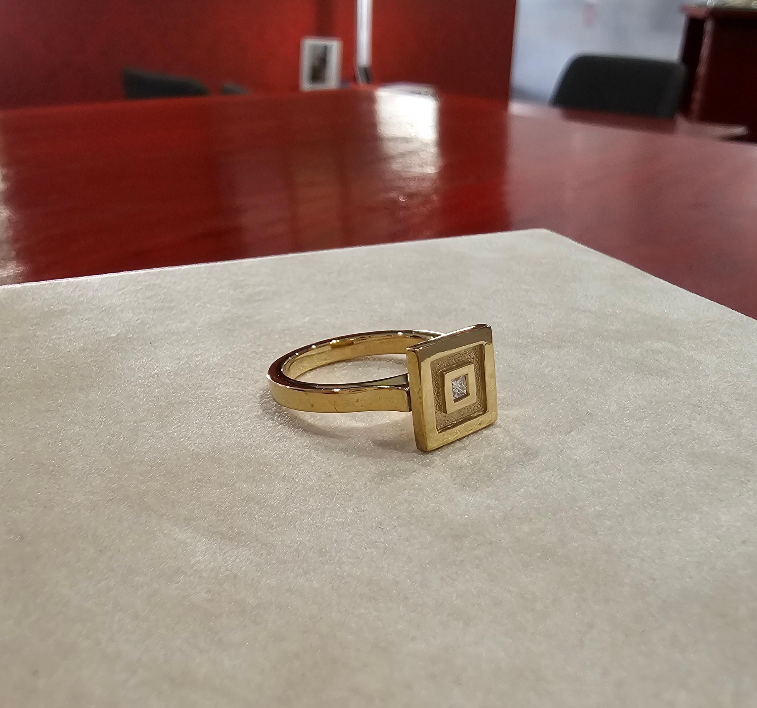 For Sale:  18ct Yellow Gold and Diamond Ring 