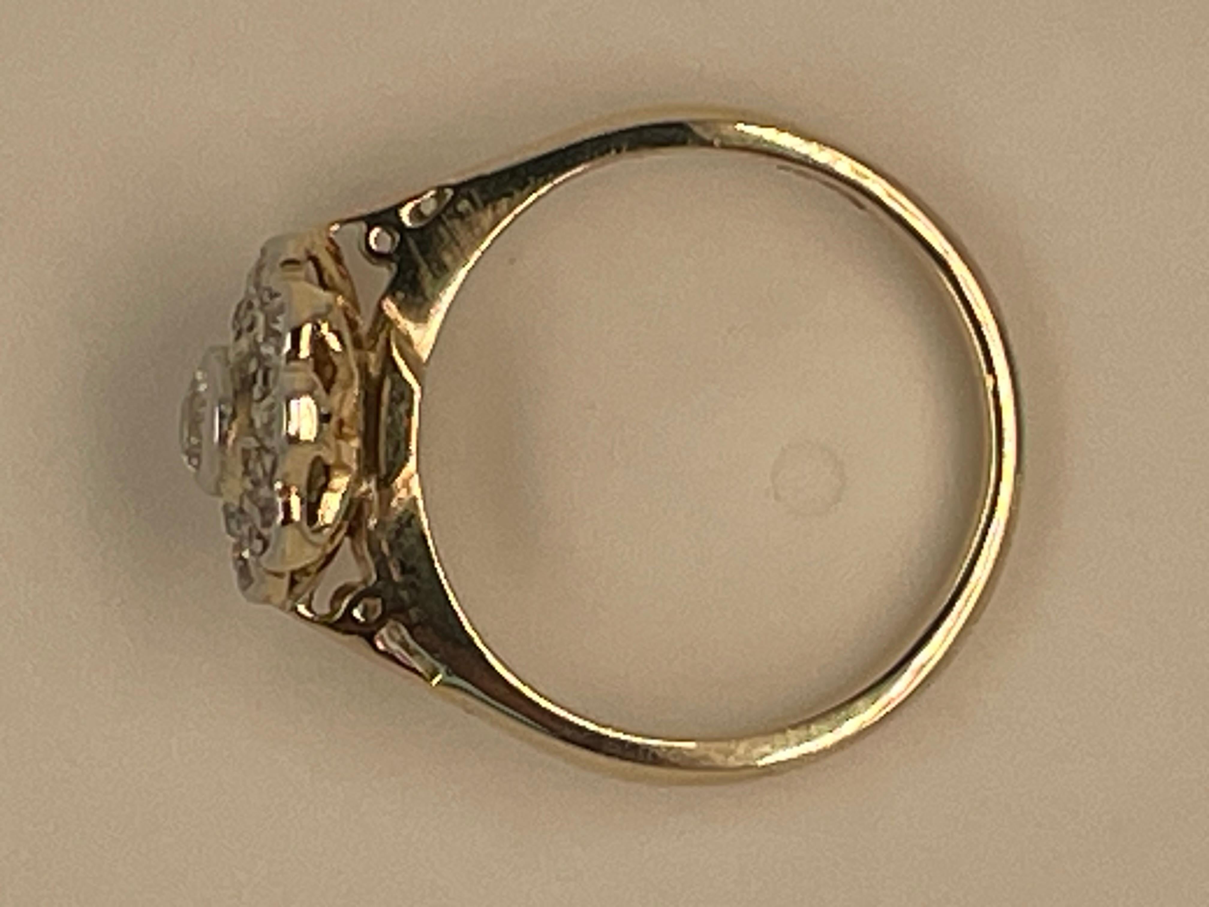 18ct  Yellow Gold and Platinum Diamond Daisy Cluster Ring For Sale 4