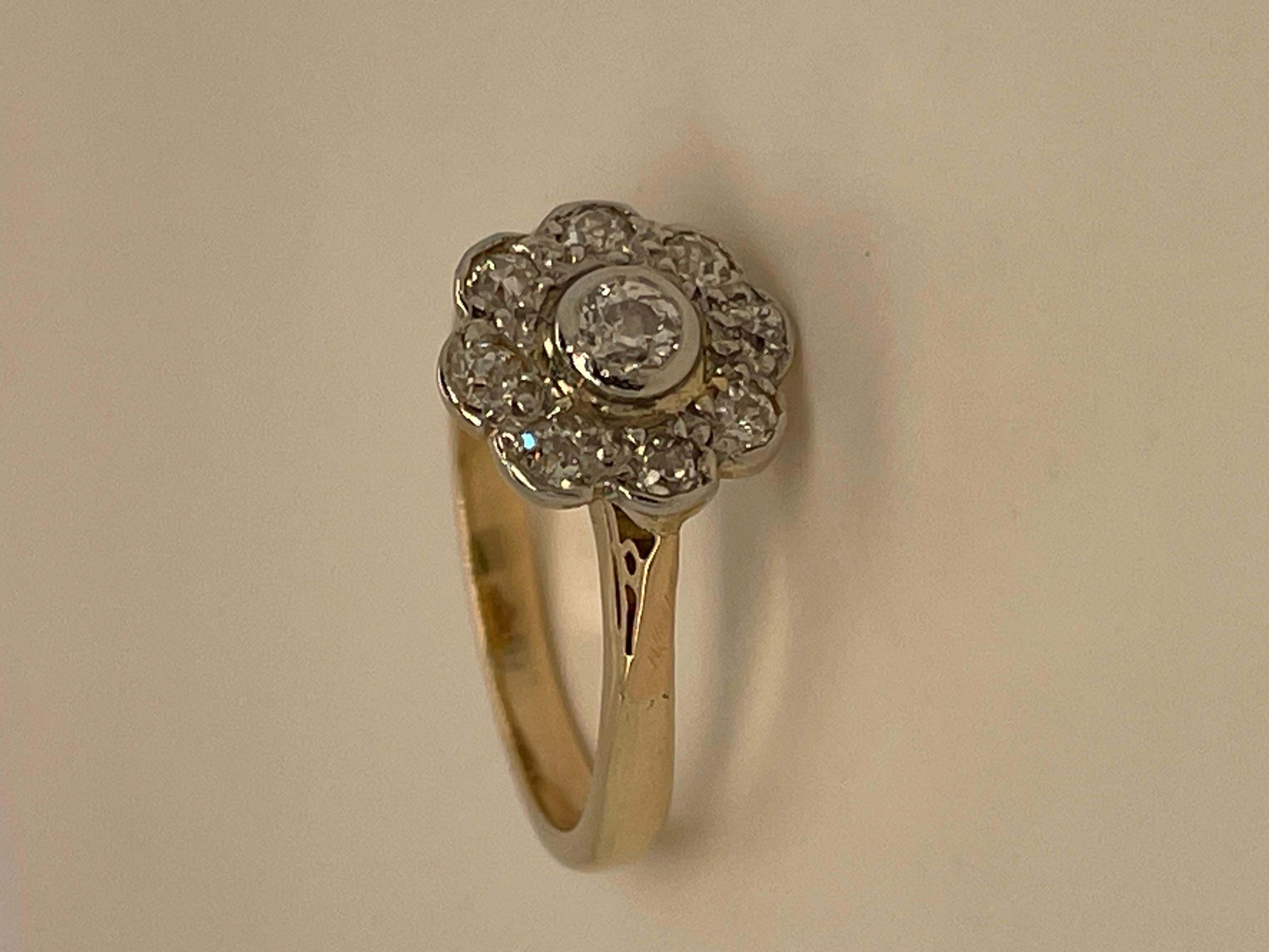 18ct  Yellow Gold and Platinum Diamond Daisy Cluster Ring For Sale 7
