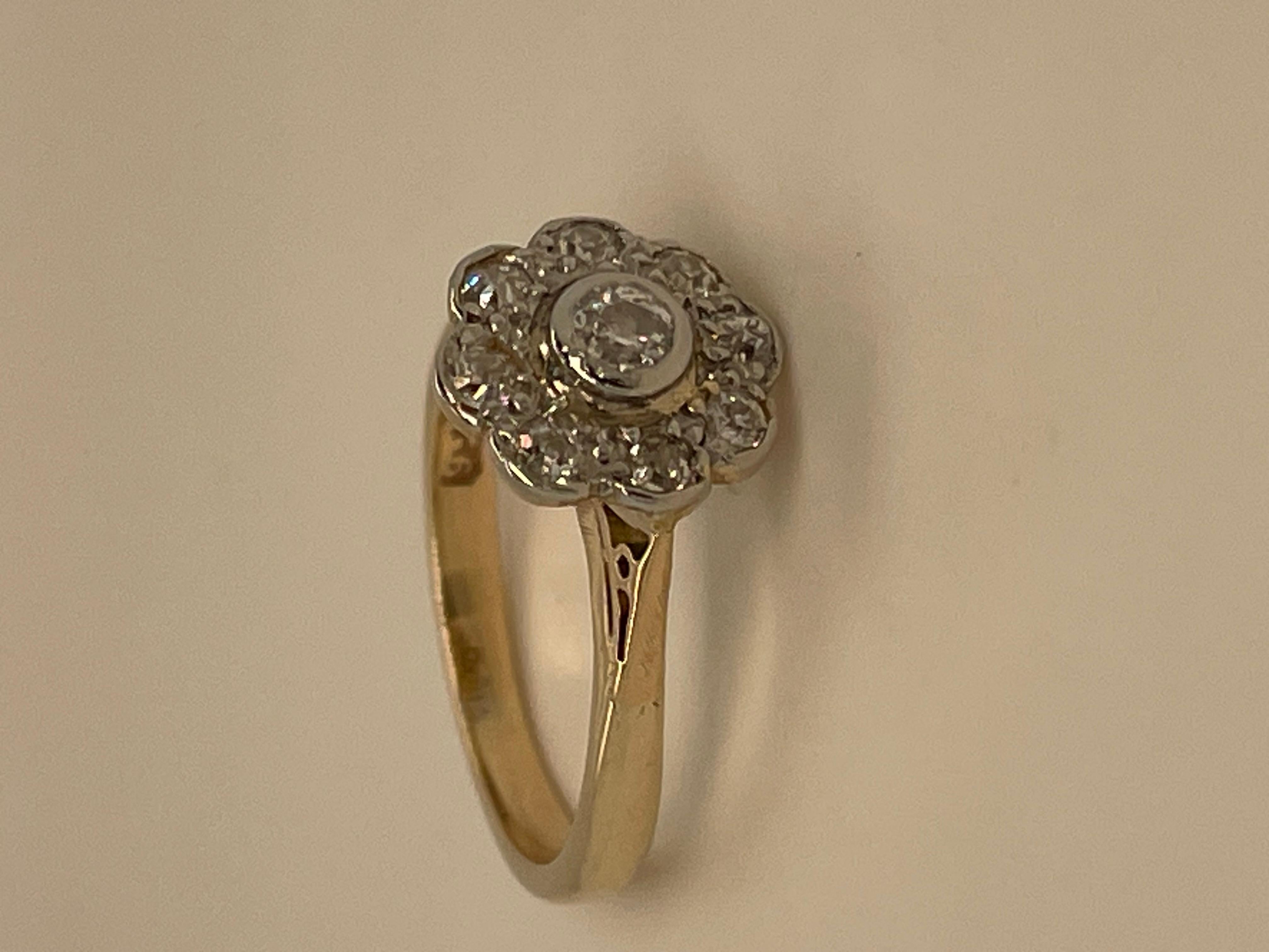 18ct  Yellow Gold and Platinum Diamond Daisy Cluster Ring For Sale 8