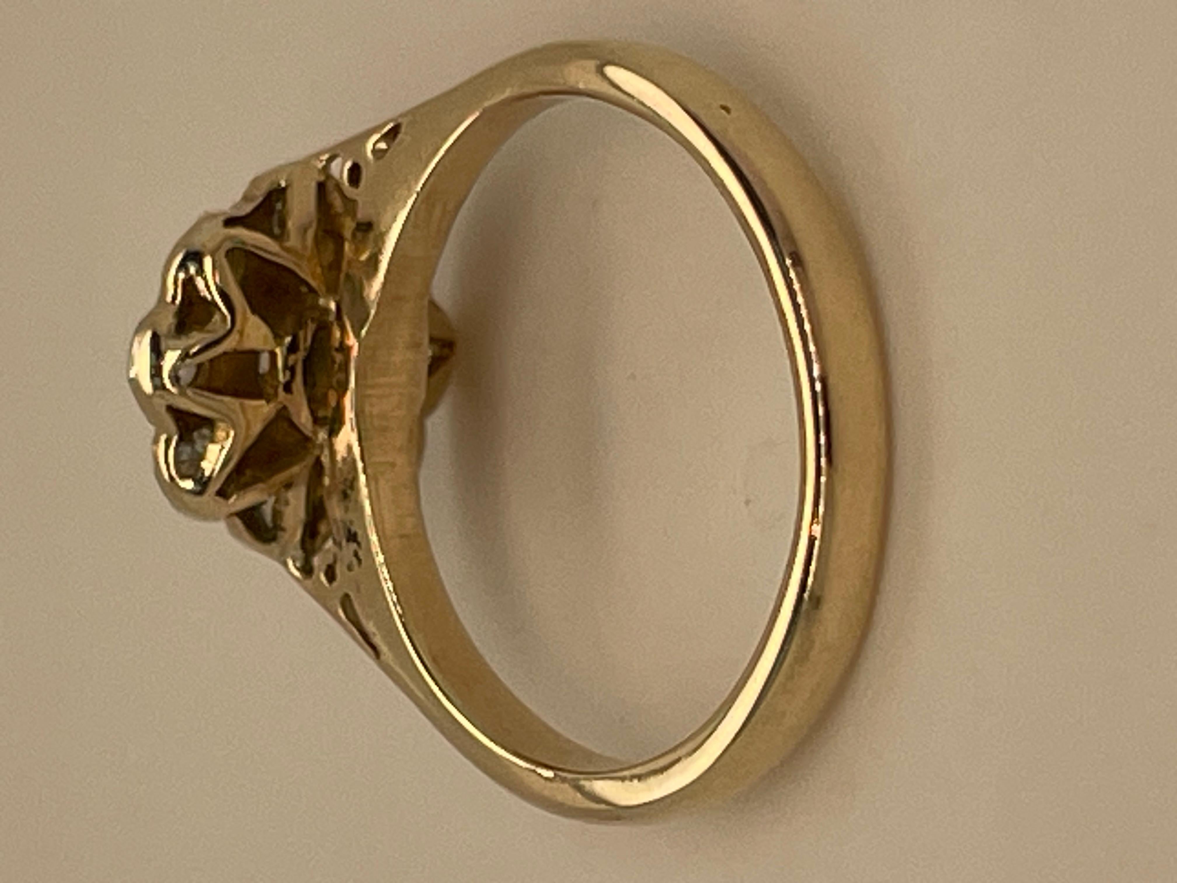 18ct  Yellow Gold and Platinum Diamond Daisy Cluster Ring For Sale 3