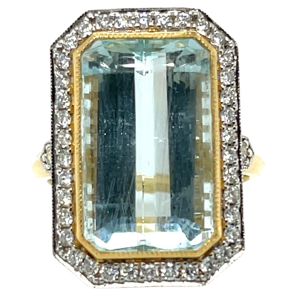 18ct Yellow Gold Aquamarine and Diamond Ring For Sale