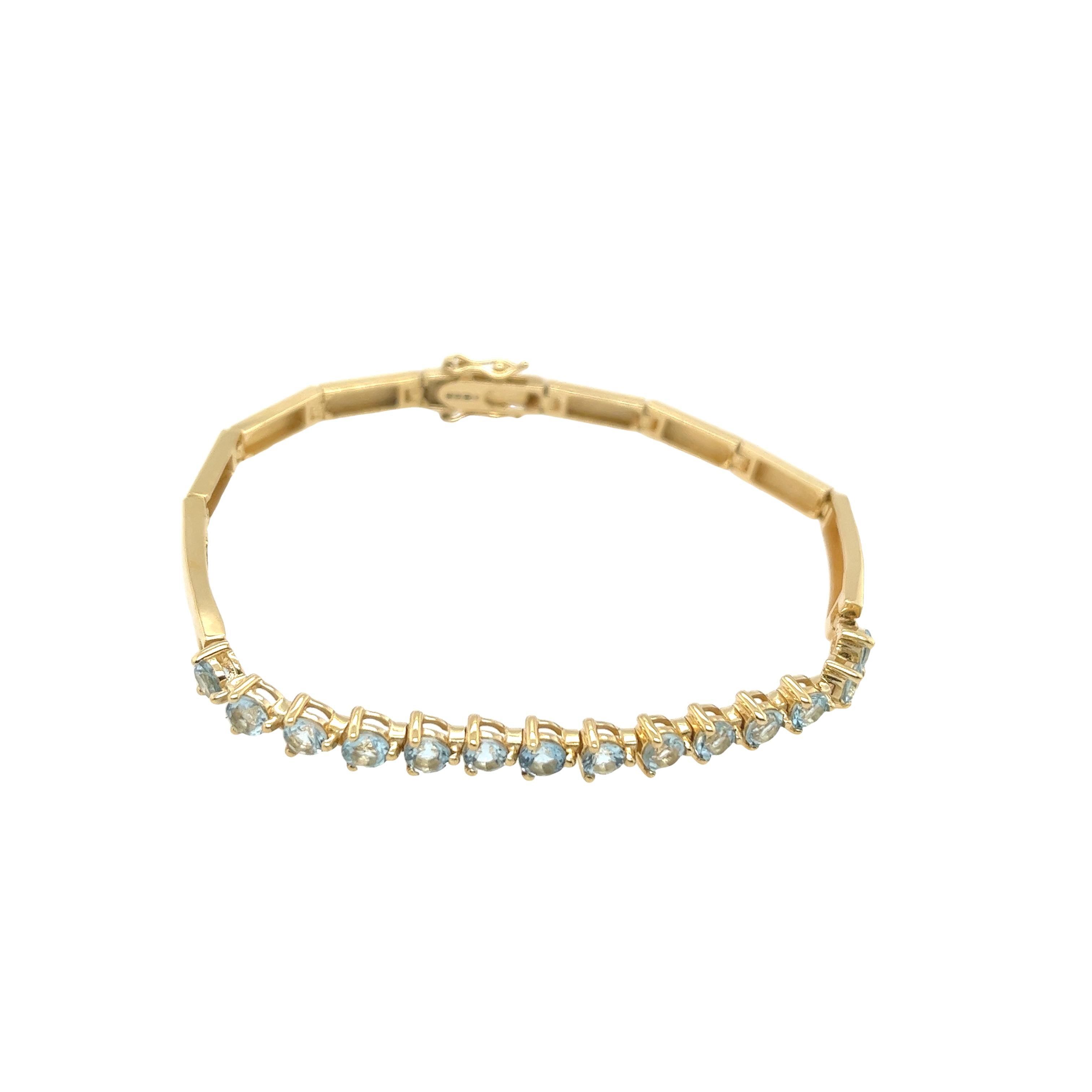 18ct Yellow Gold Aquamarine Bracelet, Set With 14 Aquamarines, 2.15ct In New Condition For Sale In London, GB