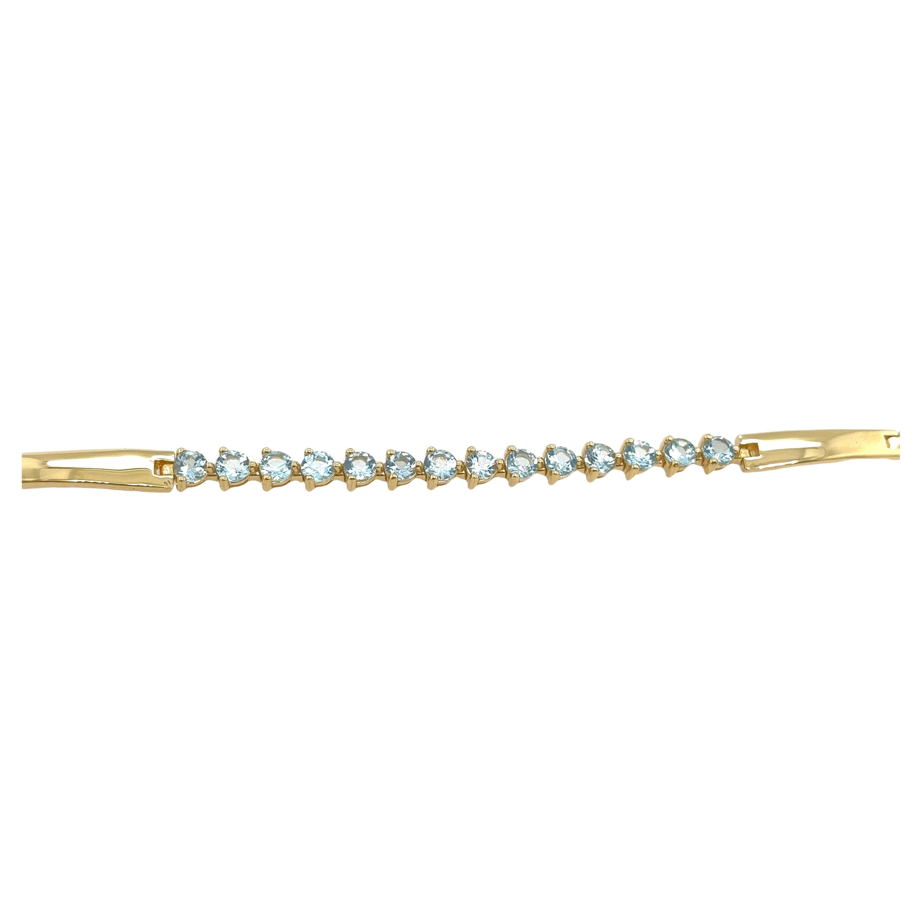 18ct Yellow Gold Aquamarine Bracelet, Set With 14 Aquamarines, 2.15ct For Sale