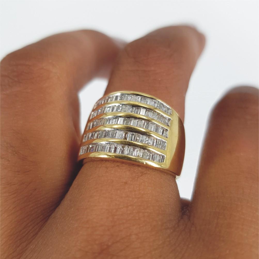 18 Karat Gelbgold Diamantring mit Baguetteschliff im Angebot 6