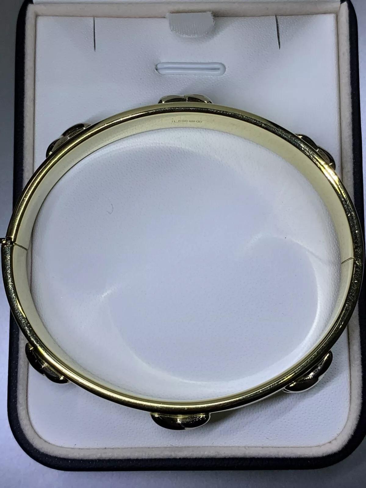 Bracelet bangle en or jaune 18ct, large et empilable Neuf - En vente à London, GB