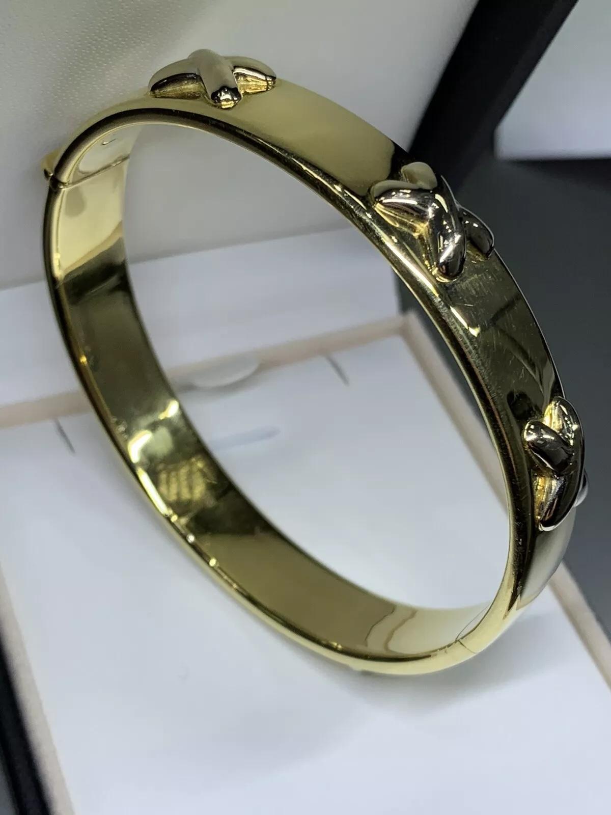 Bracelet bangle en or jaune 18ct, large et empilable en vente 1