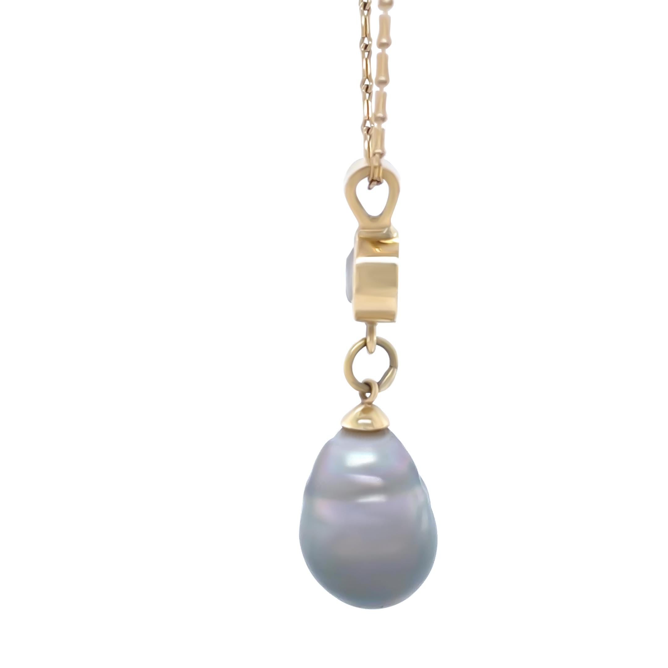 Taille ronde Collier de perles de culture noires baroques et diamants en or jaune 18ct 1.02ct en vente